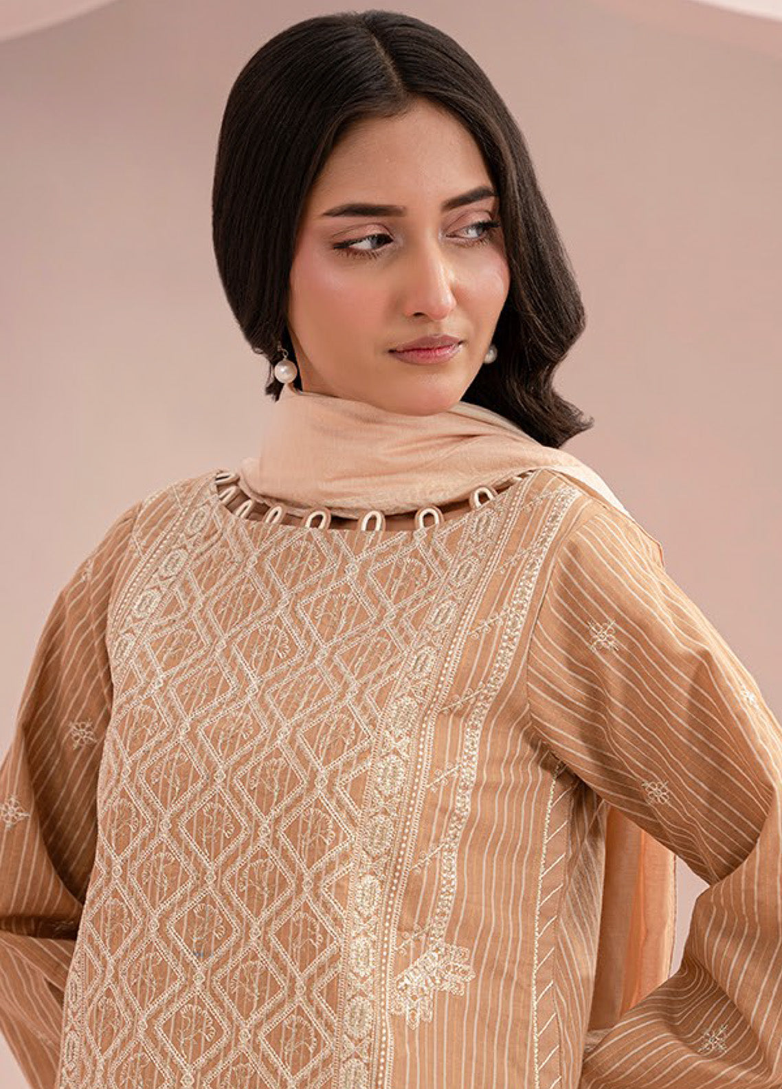Zellbury Embroidered Lawn 3 Piece Unstitched Suit WUS25E30348 Zellbury Embroidered Lawn 3 Piece Unstitched Suit WUS25E30348