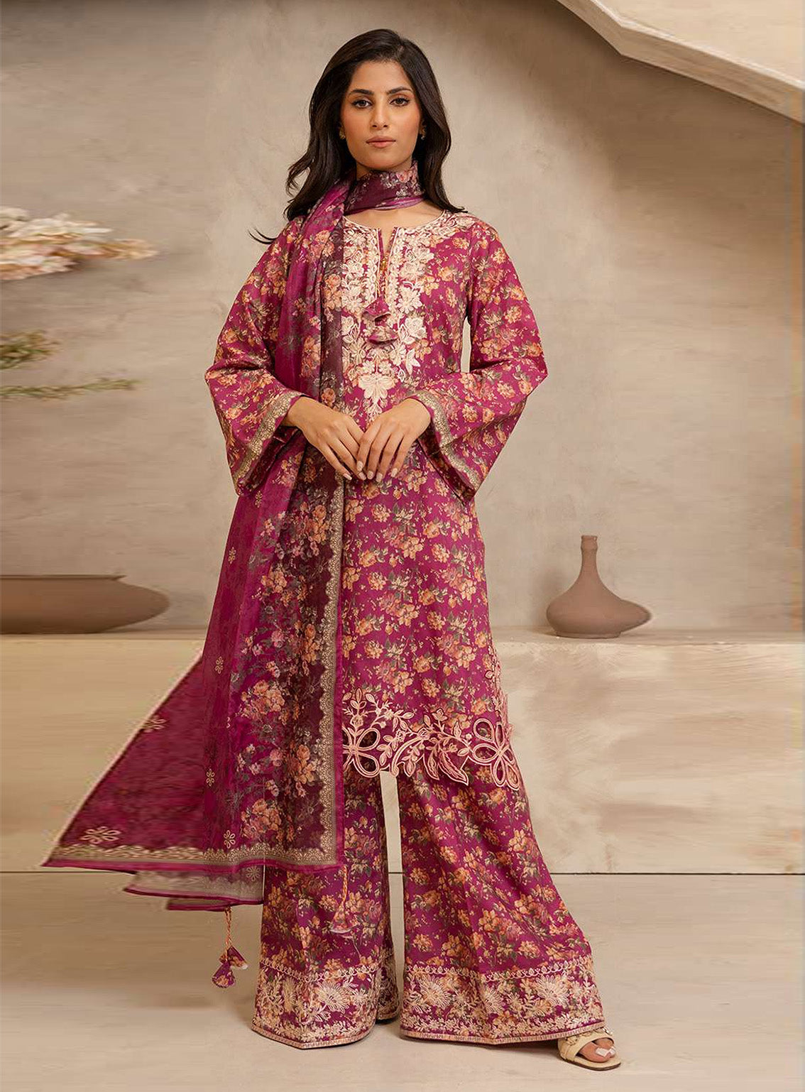 Zellbury Essential Embroidered Lawn 3 Piece Unstitched Suit WUS25E30139 Zellbury Essential Embroidered Lawn 3 Piece Unstitched Suit WUS25E30139