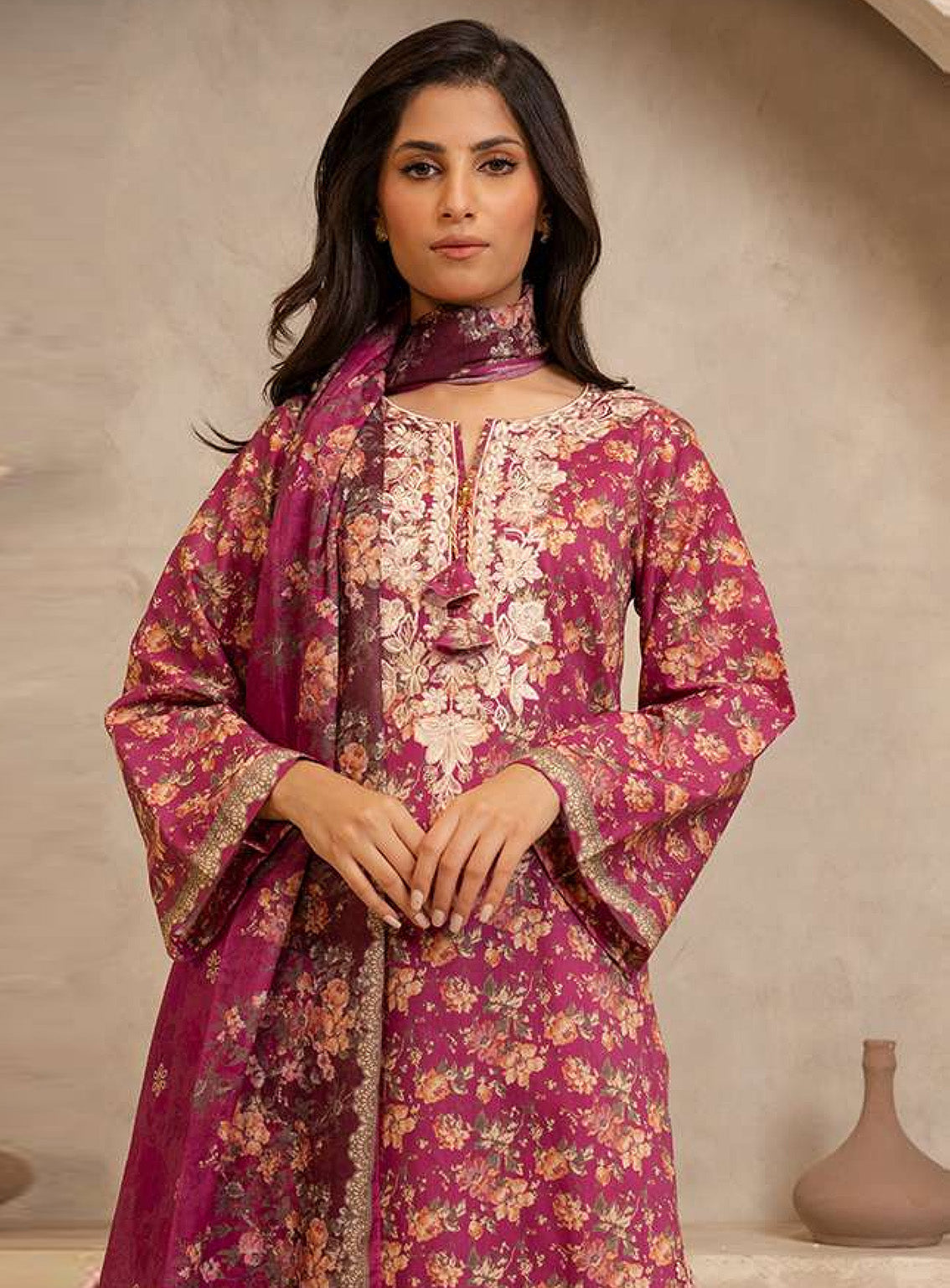 Zellbury Essential Embroidered Lawn 3 Piece Unstitched Suit WUS25E30139 Zellbury Essential Embroidered Lawn 3 Piece Unstitched Suit WUS25E30139