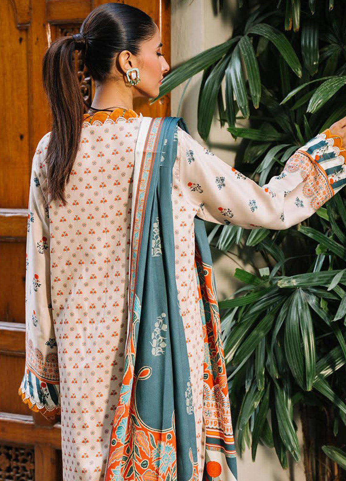 Zellbury Essential Printed Cotail 3 Piece Unstitched Suit WUW24X30220 Zellbury Essential Printed Cotail 3 Piece Unstitched Suit WUW24X30220