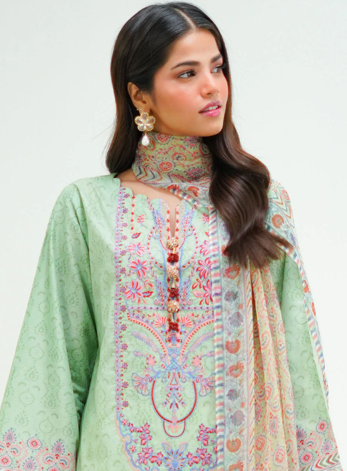 Zellbury Essential Printed Embroidered Lawn 2 Piece Unstitched Suit WUS24E21715 Zellbury Essential Printed Embroidered Lawn 2 Piece Unstitched Suit WUS24E21715