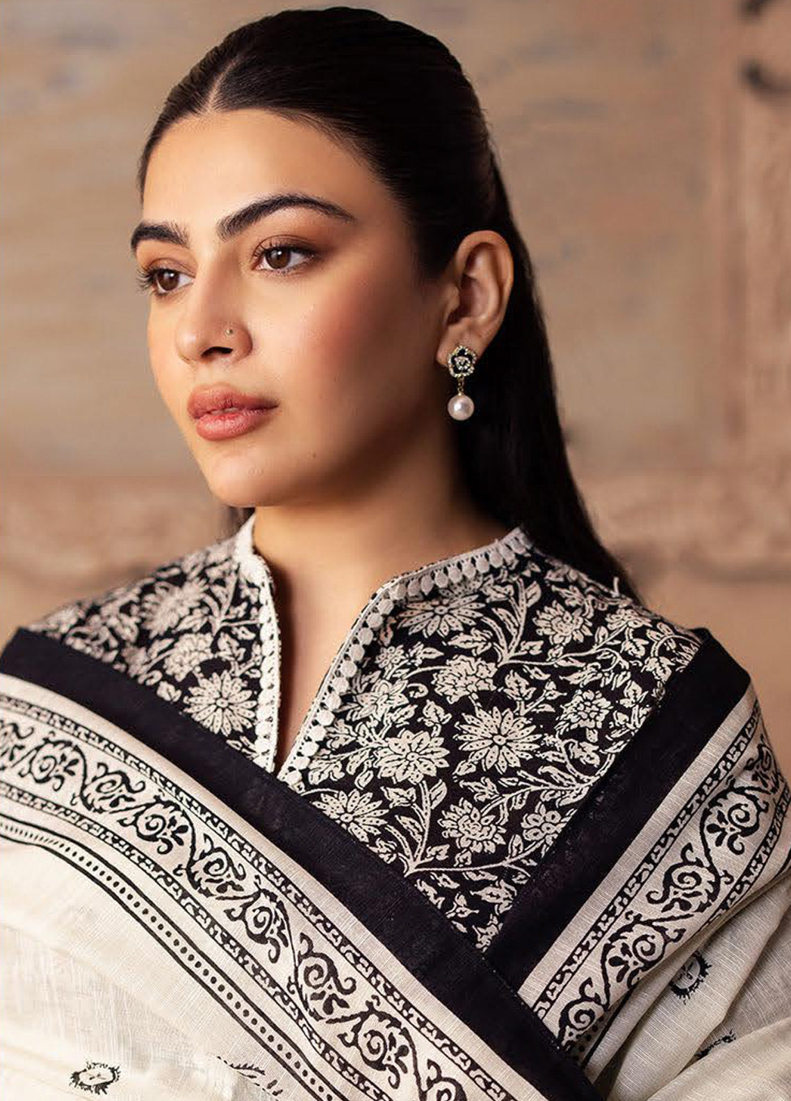 Zellbury Essential Printed Khaddar 3 Piece Unstitched Suit WUW24X30214 Zellbury Essential Printed Khaddar 3 Piece Unstitched Suit WUW24X30214