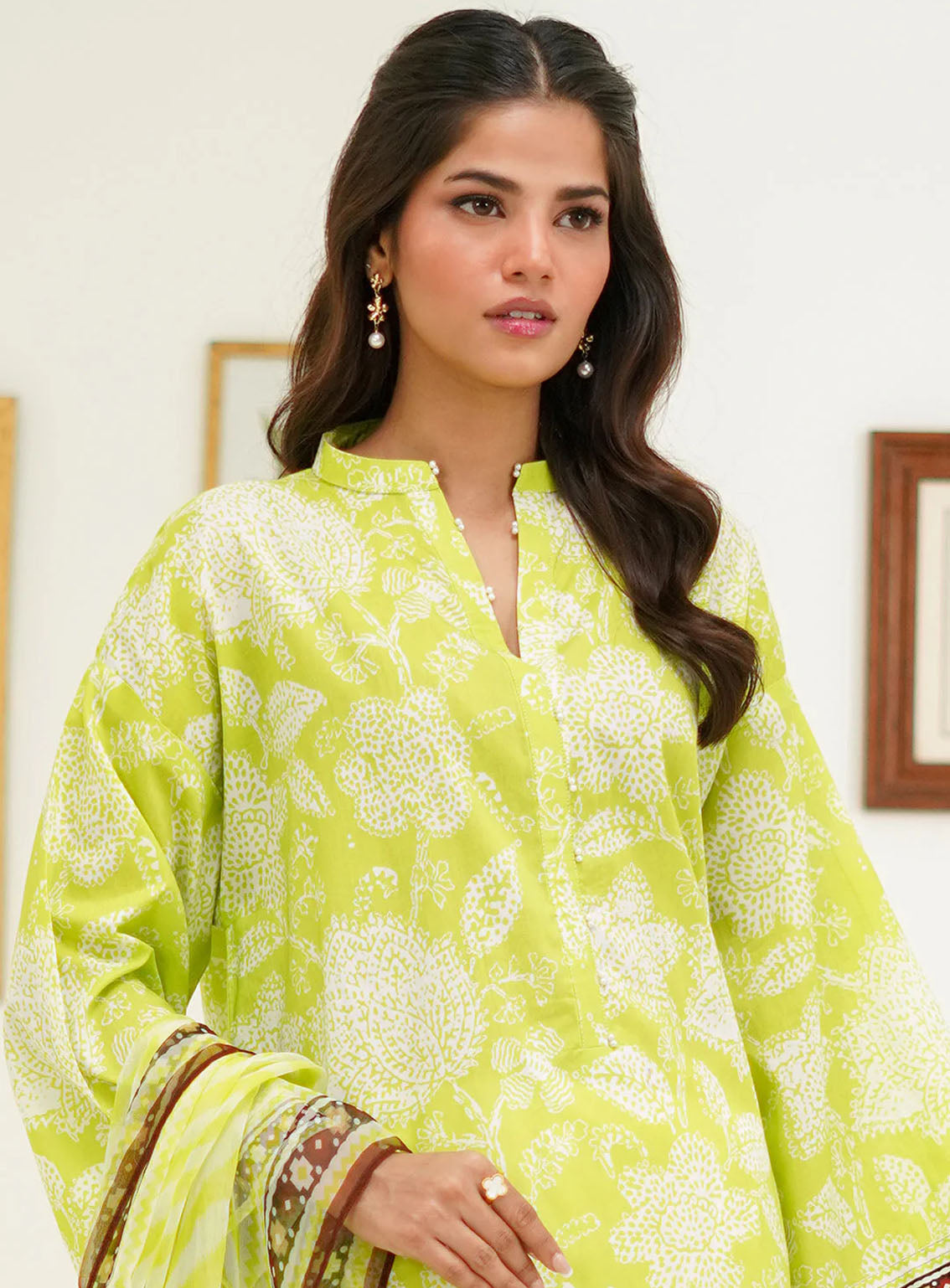 Zellbury Essential Printed Lawn 2 Piece Unstitched Suit WUS24X21388 Zellbury Essential Printed Lawn 2 Piece Unstitched Suit WUS24X21388