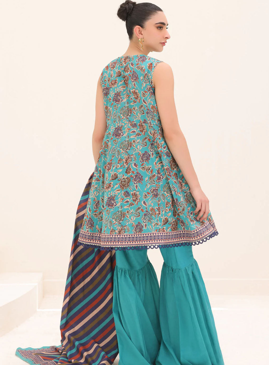 Zellbury Essential Printed Lawn 2 Piece Unstitched Suit WUS24X21650 Zellbury Essential Printed Lawn 2 Piece Unstitched Suit WUS24X21650