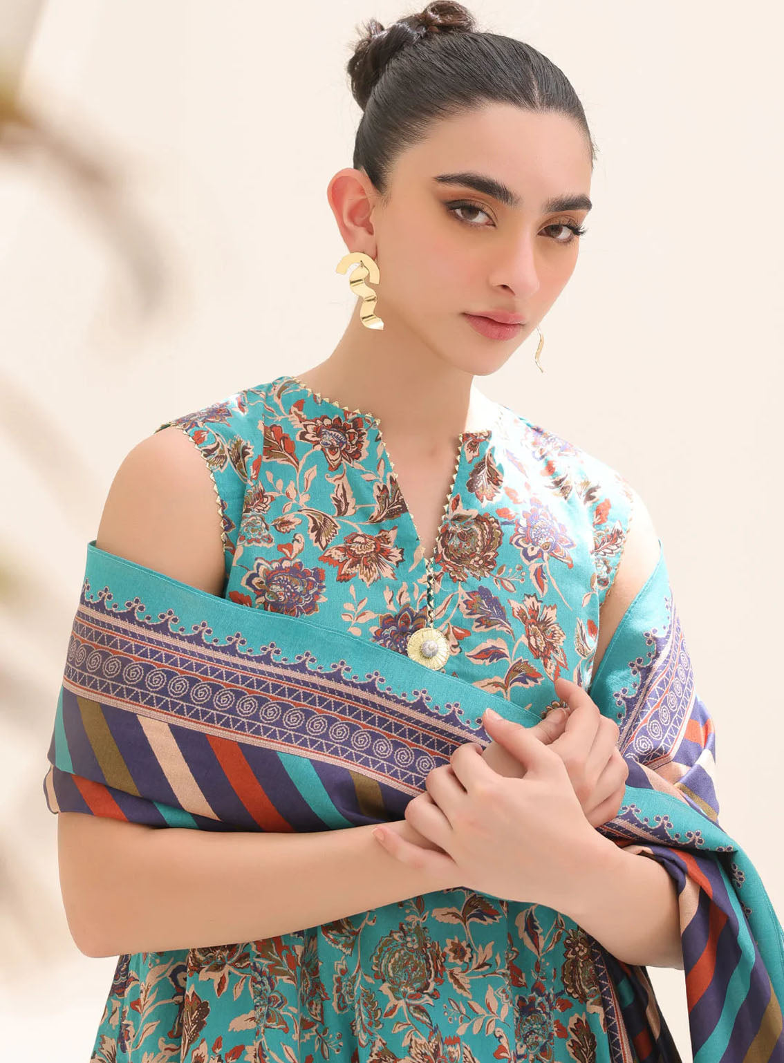 Zellbury Essential Printed Lawn 2 Piece Unstitched Suit WUS24X21650 Zellbury Essential Printed Lawn 2 Piece Unstitched Suit WUS24X21650