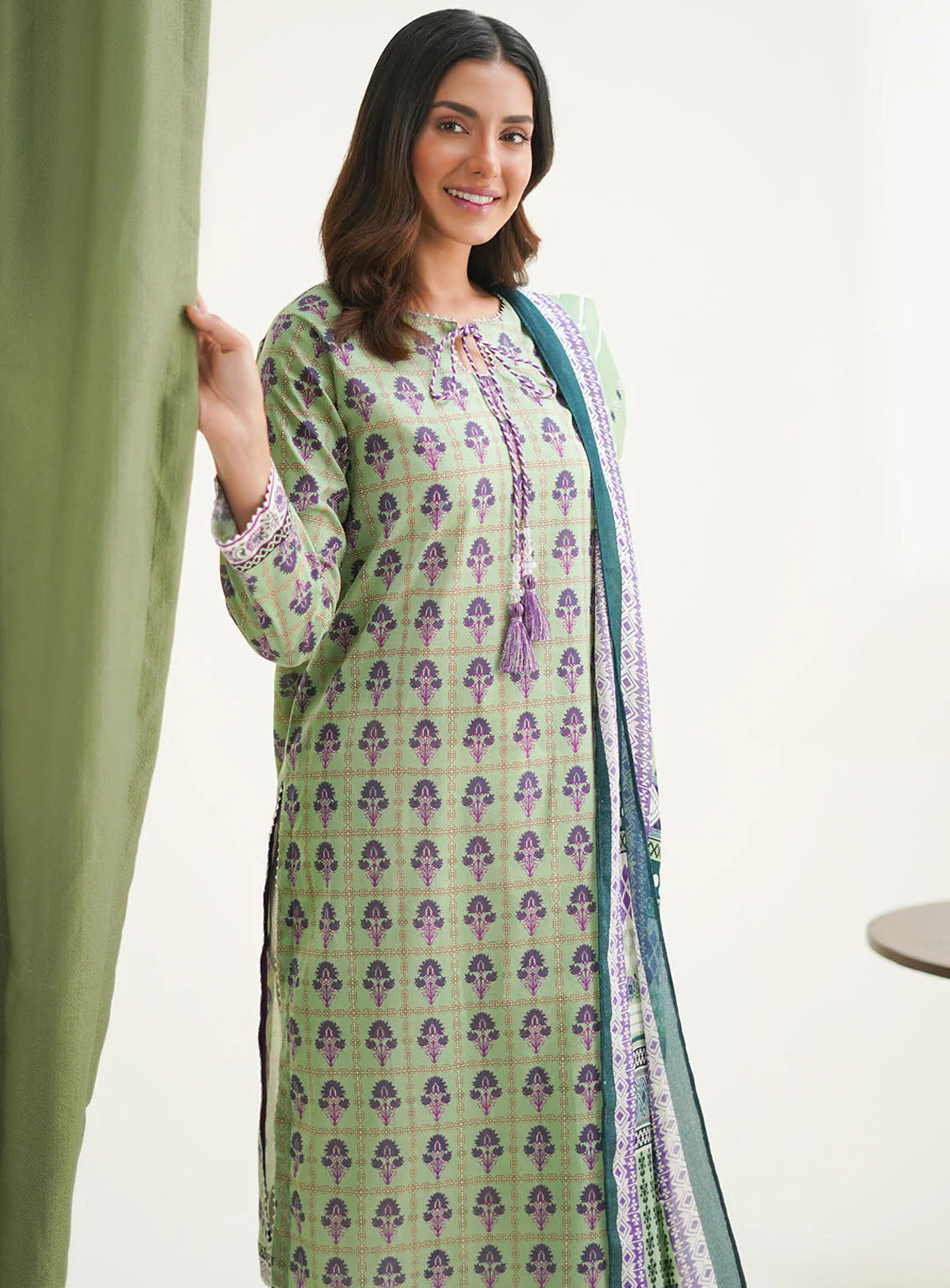 Zellbury Essential Printed Lawn 2 Piece Unstitched Suit WUS24X21708 Zellbury Essential Printed Lawn 2 Piece Unstitched Suit WUS24X21708