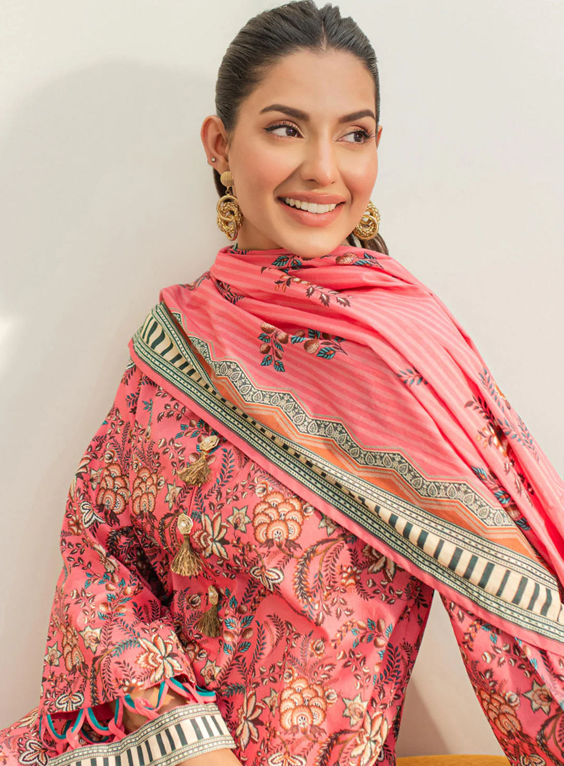 Zellbury Essential Printed Lawn 3 Piece Unstitched Suit WUS24X31202 Zellbury Essential Printed Lawn 3 Piece Unstitched Suit WUS24X31202