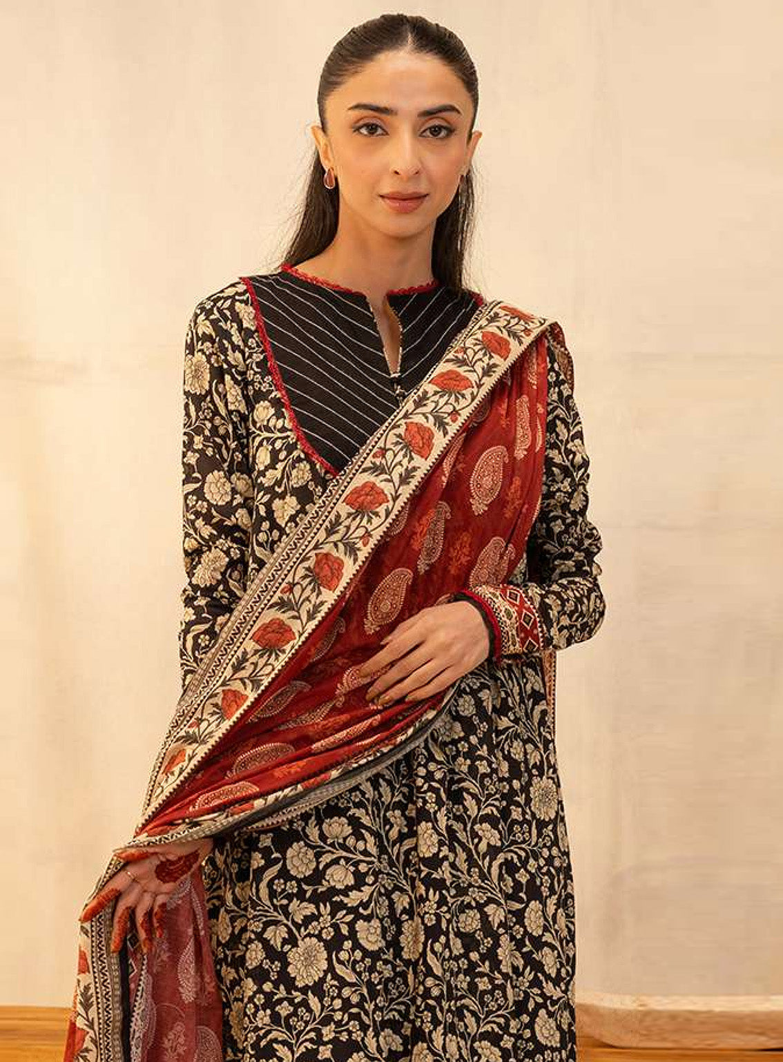 Zellbury Essential Printed Lawn 3 Piece Unstitched Suit WUS25X30030 Zellbury Essential Printed Lawn 3 Piece Unstitched Suit WUS25X30030