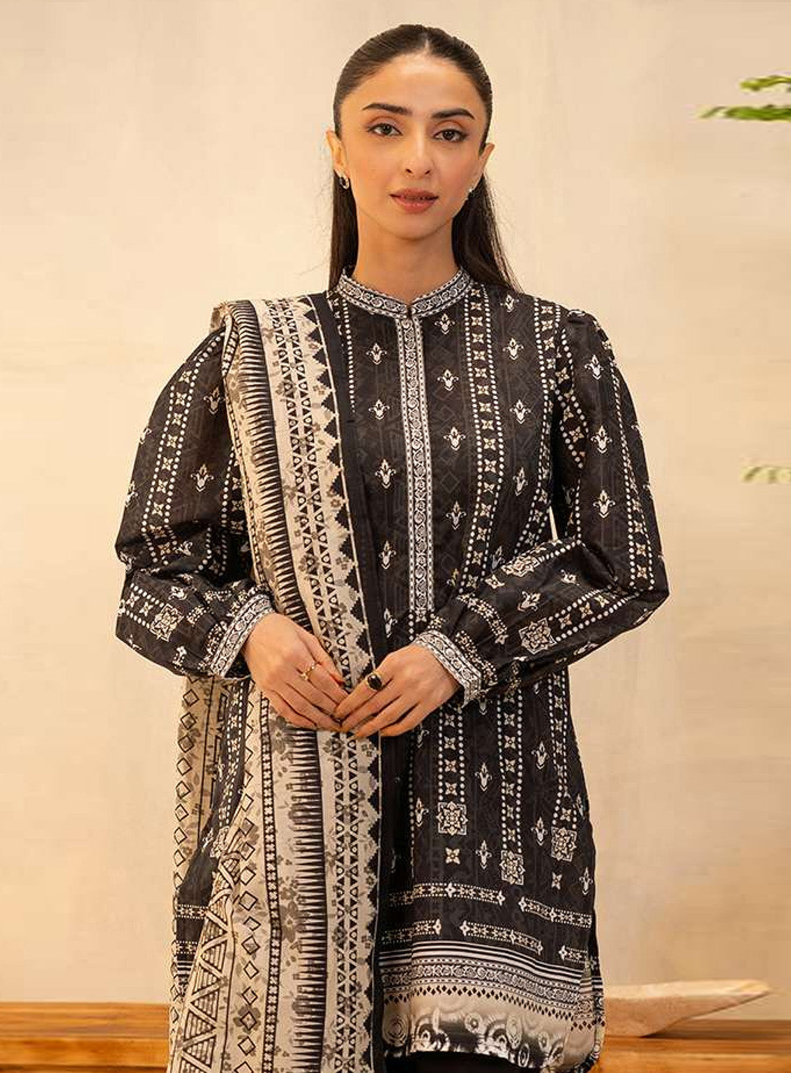 Zellbury Essential Printed Lawn 3 Piece Unstitched Suit WUS25X30041 Zellbury Essential Printed Lawn 3 Piece Unstitched Suit WUS25X30041