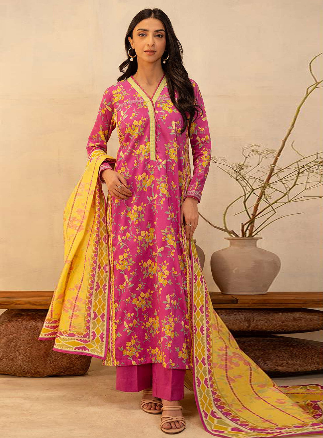 Zellbury Essential Printed Lawn 3 Piece Unstitched Suit WUS25X30042 Zellbury Essential Printed Lawn 3 Piece Unstitched Suit WUS25X30042