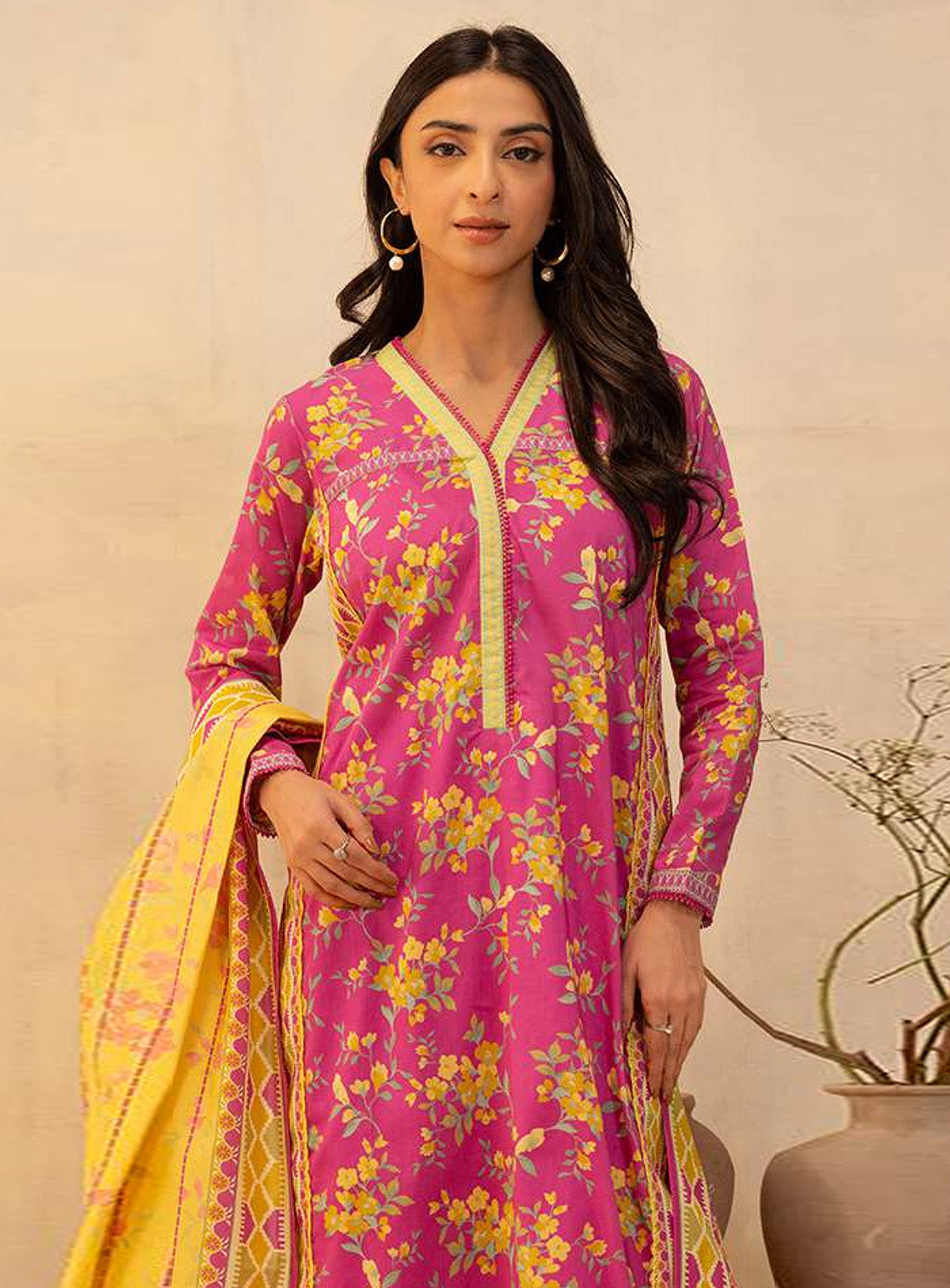 Zellbury Essential Printed Lawn 3 Piece Unstitched Suit WUS25X30042 Zellbury Essential Printed Lawn 3 Piece Unstitched Suit WUS25X30042