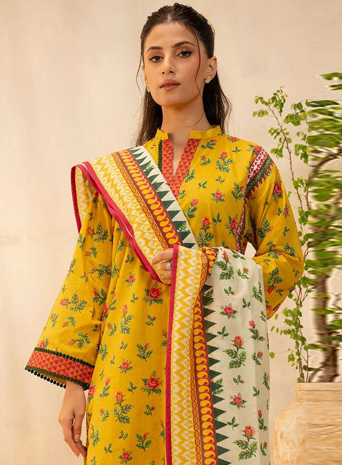 Zellbury Essential Printed Lawn 3 Piece Unstitched Suit WUS25X30050 Zellbury Essential Printed Lawn 3 Piece Unstitched Suit WUS25X30050