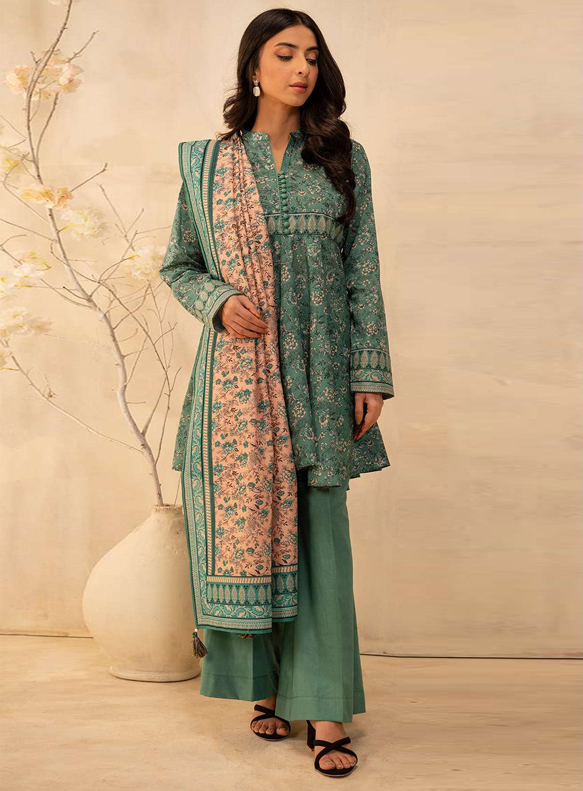 Zellbury Essential Printed Lawn 3 Piece Unstitched Suit WUS25X30119 Zellbury Essential Printed Lawn 3 Piece Unstitched Suit WUS25X30119