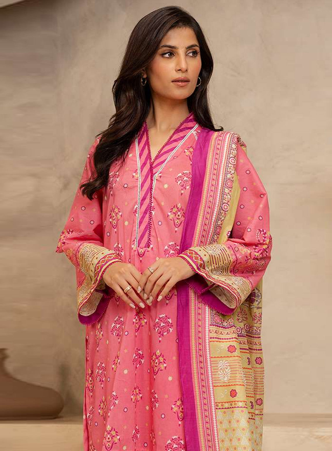 Zellbury Essential Printed Lawn 3 Piece Unstitched Suit WUS25X30122 Zellbury Essential Printed Lawn 3 Piece Unstitched Suit WUS25X30122