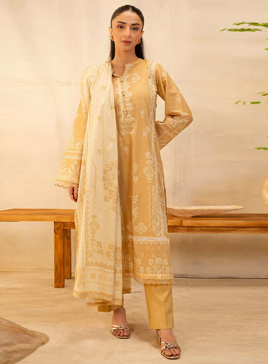 Zellbury Essential Printed Lawn 3 Piece Unstitched Suit WUS25X30132 Zellbury Essential Printed Lawn 3 Piece Unstitched Suit WUS25X30132