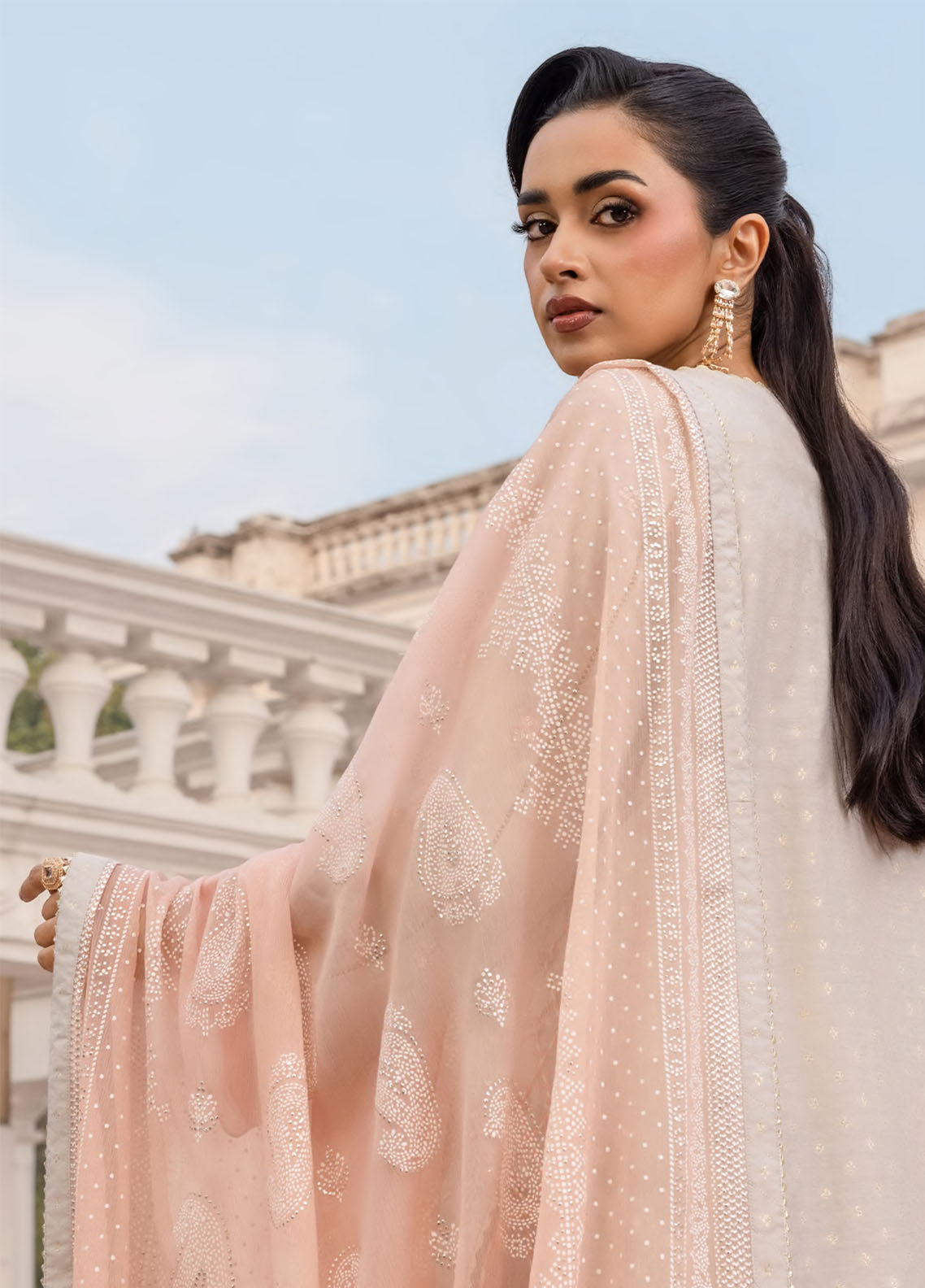 Zellbury Luxury Embroidered Organza 3 Piece Unstitched Suit WULC25E34199 Zellbury Luxury Embroidered Organza 3 Piece Unstitched Suit WULC25E34199