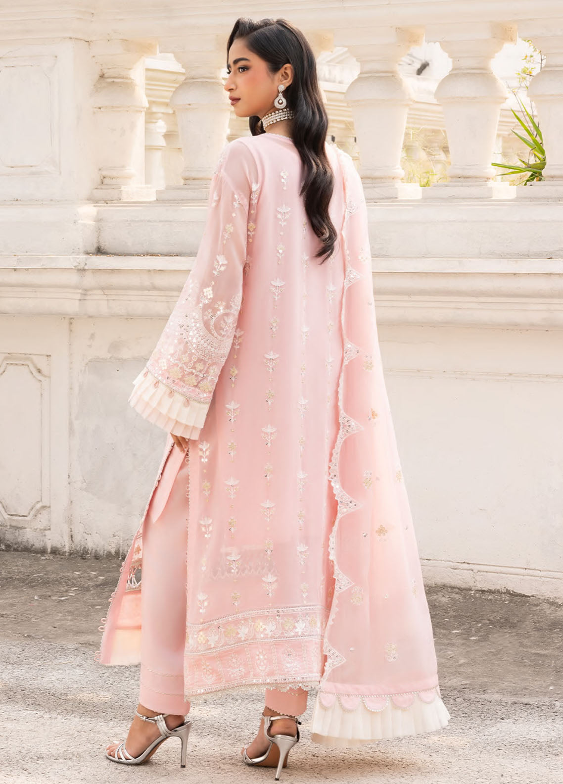 Zellbury Luxury Embroidered Organza 3 Piece Unstitched Suit WULC25E34209 Zellbury Luxury Embroidered Organza 3 Piece Unstitched Suit WULC25E34209