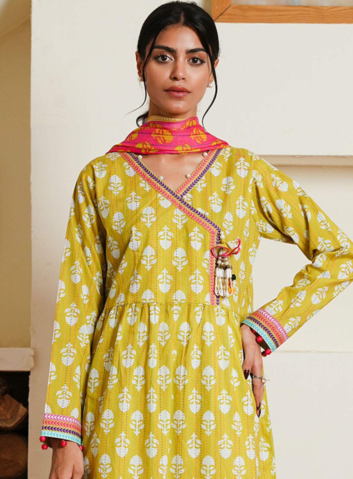 Zellbury Printed Cambric 2 Piece Unstitched Suit WUC24X20089 Zellbury Printed Cambric 2 Piece Unstitched Suit WUC24X20089