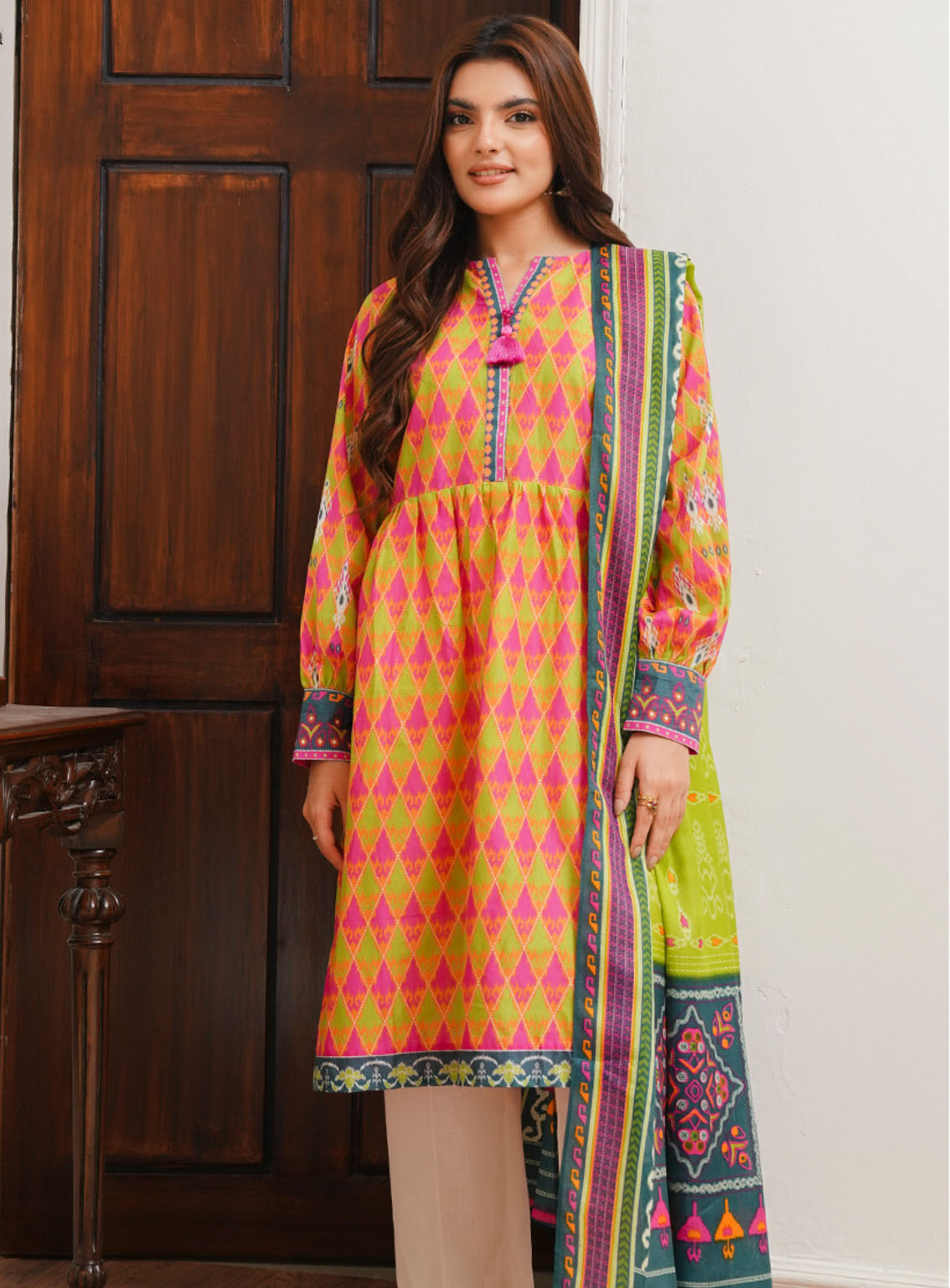 Zellbury Printed Cambric 2 Piece Unstitched Suit WUC24X20090 Zellbury Printed Cambric 2 Piece Unstitched Suit WUC24X20090