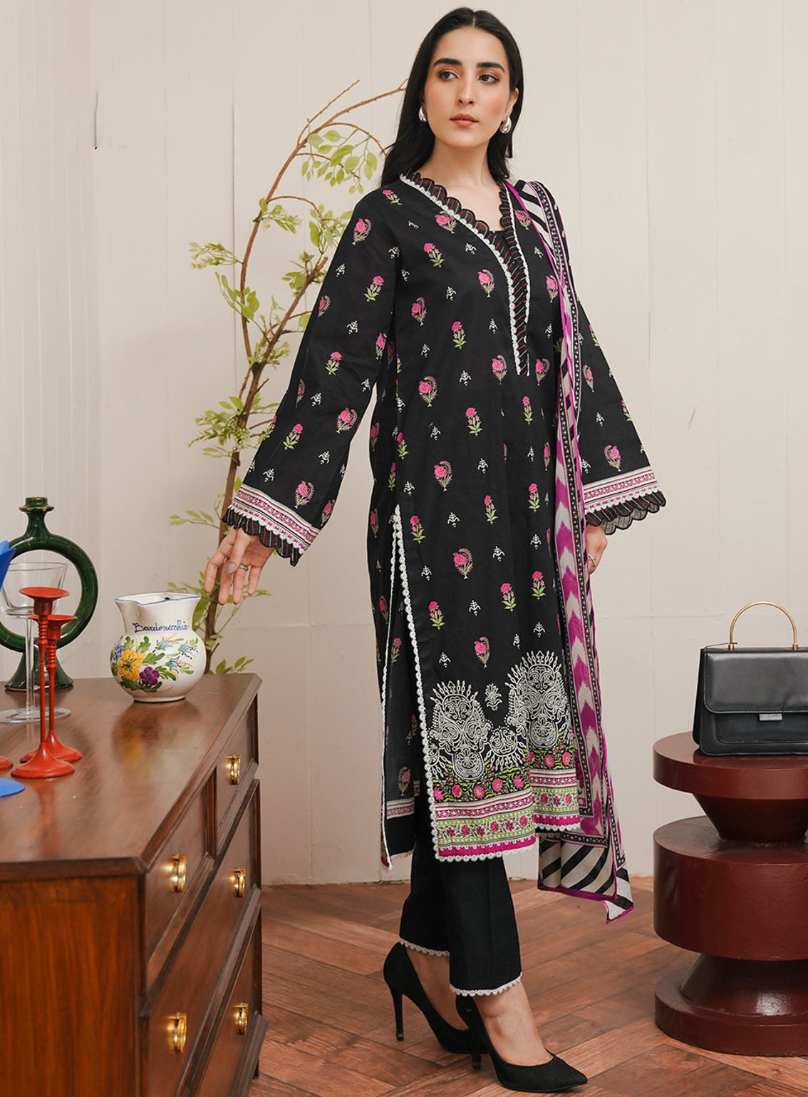 Zellbury Printed Cambric 2 Piece Unstitched Suit WUC24X20092 Zellbury Printed Cambric 2 Piece Unstitched Suit WUC24X20092