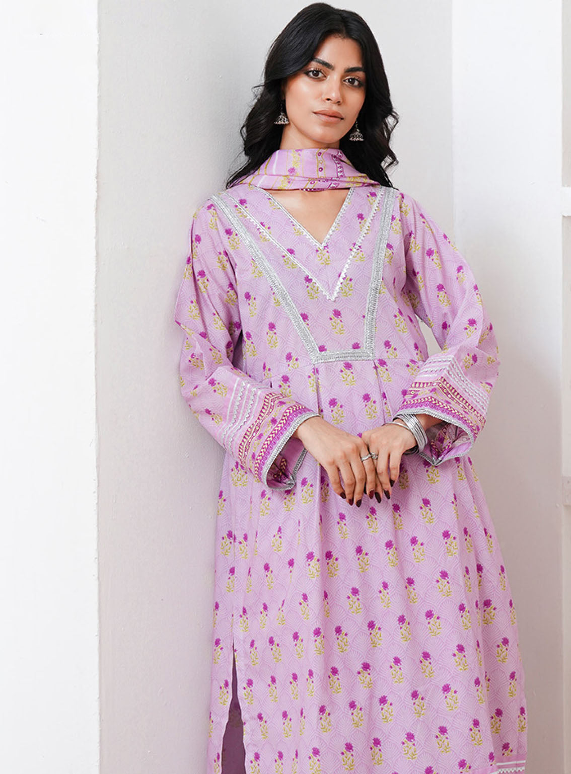 Zellbury Printed Cambric 3 Piece Unstitched Suit WUC24X30033 Zellbury Printed Cambric 3 Piece Unstitched Suit WUC24X30033