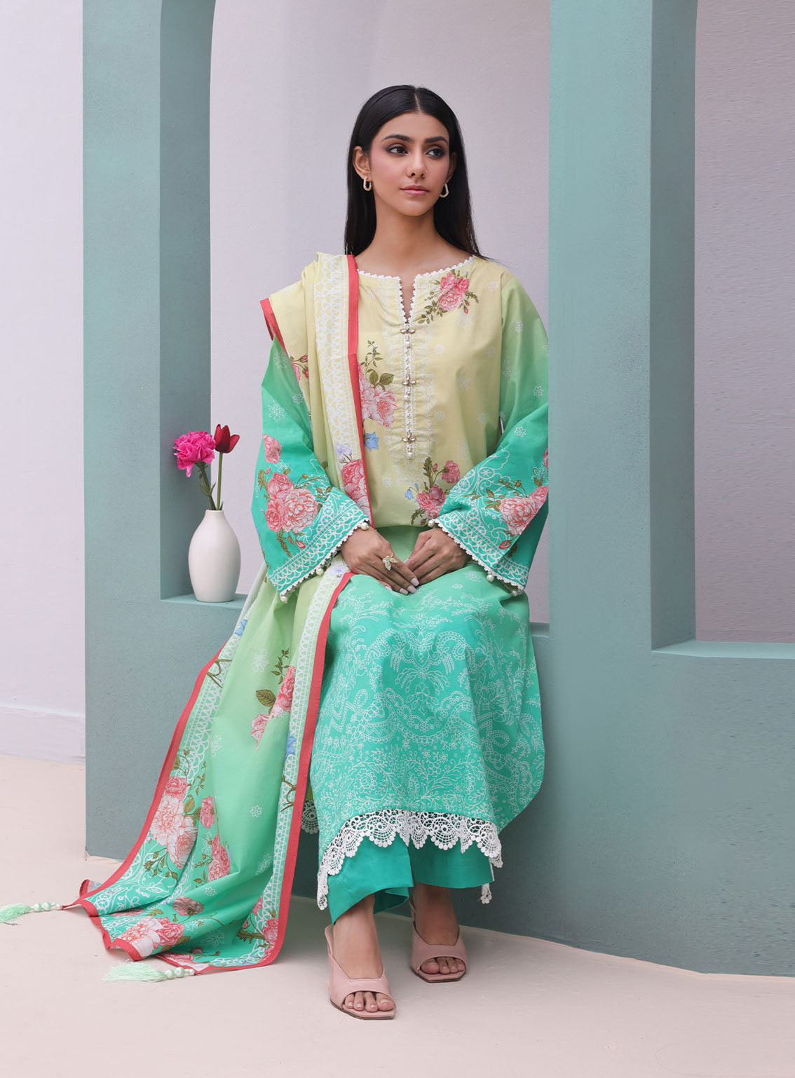 Zellbury Printed Cambric 3 Piece Unstitched Suit WUC24X30043 Zellbury Printed Cambric 3 Piece Unstitched Suit WUC24X30043