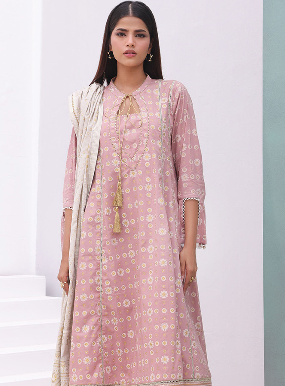 Zellbury Printed Cambric 3 Piece Unstitched Suit WUC24X30058 Zellbury Printed Cambric 3 Piece Unstitched Suit WUC24X30058