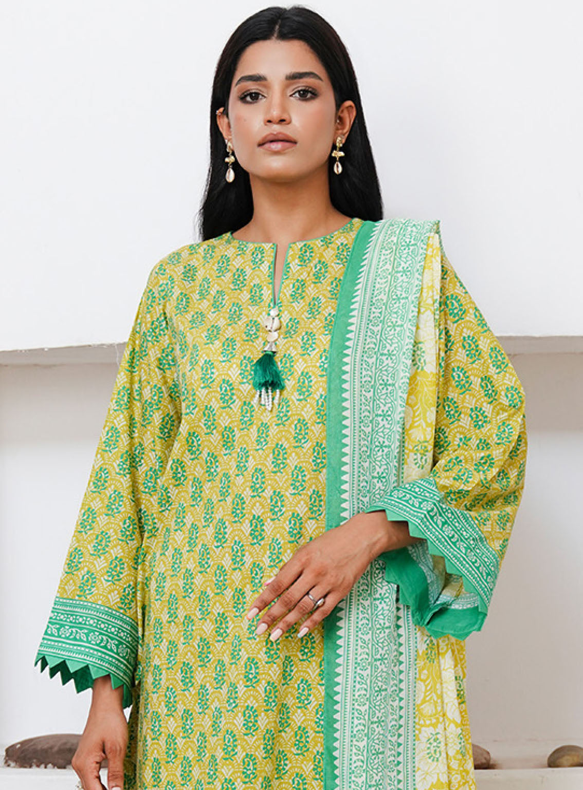 Zellbury Printed Cambric 3 Piece Unstitched Suit WUC24X30117 Zellbury Printed Cambric 3 Piece Unstitched Suit WUC24X30117