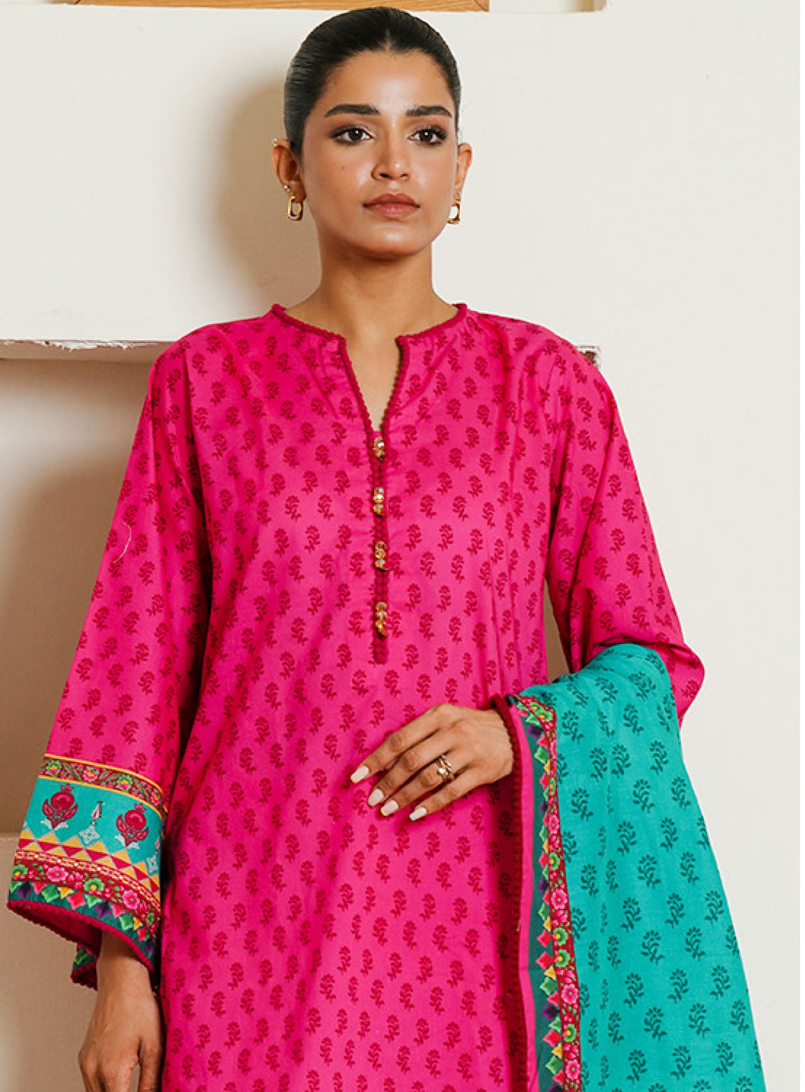 Zellbury Printed Cambric 3 Piece Unstitched Suit WUC24X30123 Zellbury Printed Cambric 3 Piece Unstitched Suit WUC24X30123