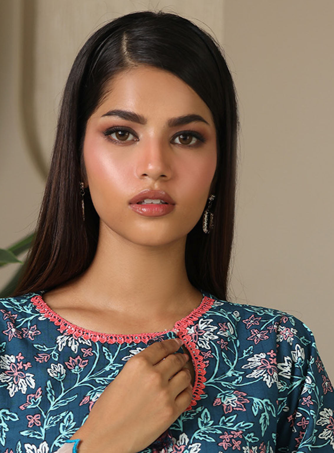 Zellbury Printed Cambric 3 Piece Unstitched Suit WUC24X30137 Zellbury Printed Cambric 3 Piece Unstitched Suit WUC24X30137
