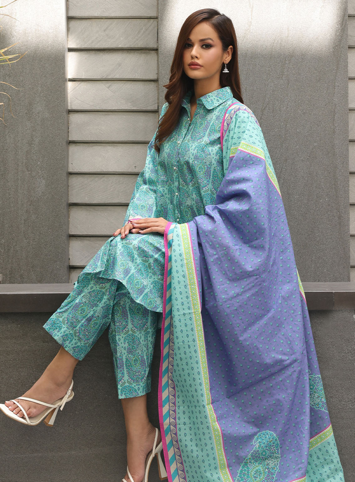 Zellbury Printed Cambric 3 Piece Unstitched Suit WUC24X30140 Zellbury Printed Cambric 3 Piece Unstitched Suit WUC24X30140