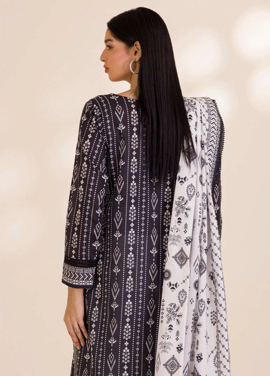 Zellbury Printed Cotton 2 Piece Unstitched Suit WUC25X20003 Zellbury Printed Cotton 2 Piece Unstitched Suit WUC25X20003