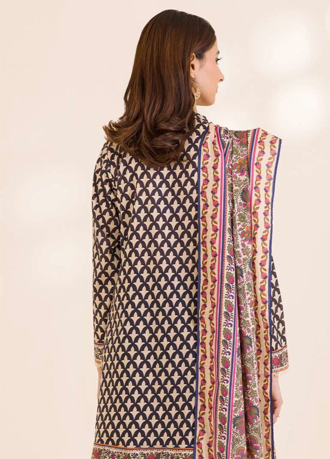 Zellbury Printed Cotton 2 Piece Unstitched Suit WUC25X20008 Zellbury Printed Cotton 2 Piece Unstitched Suit WUC25X20008