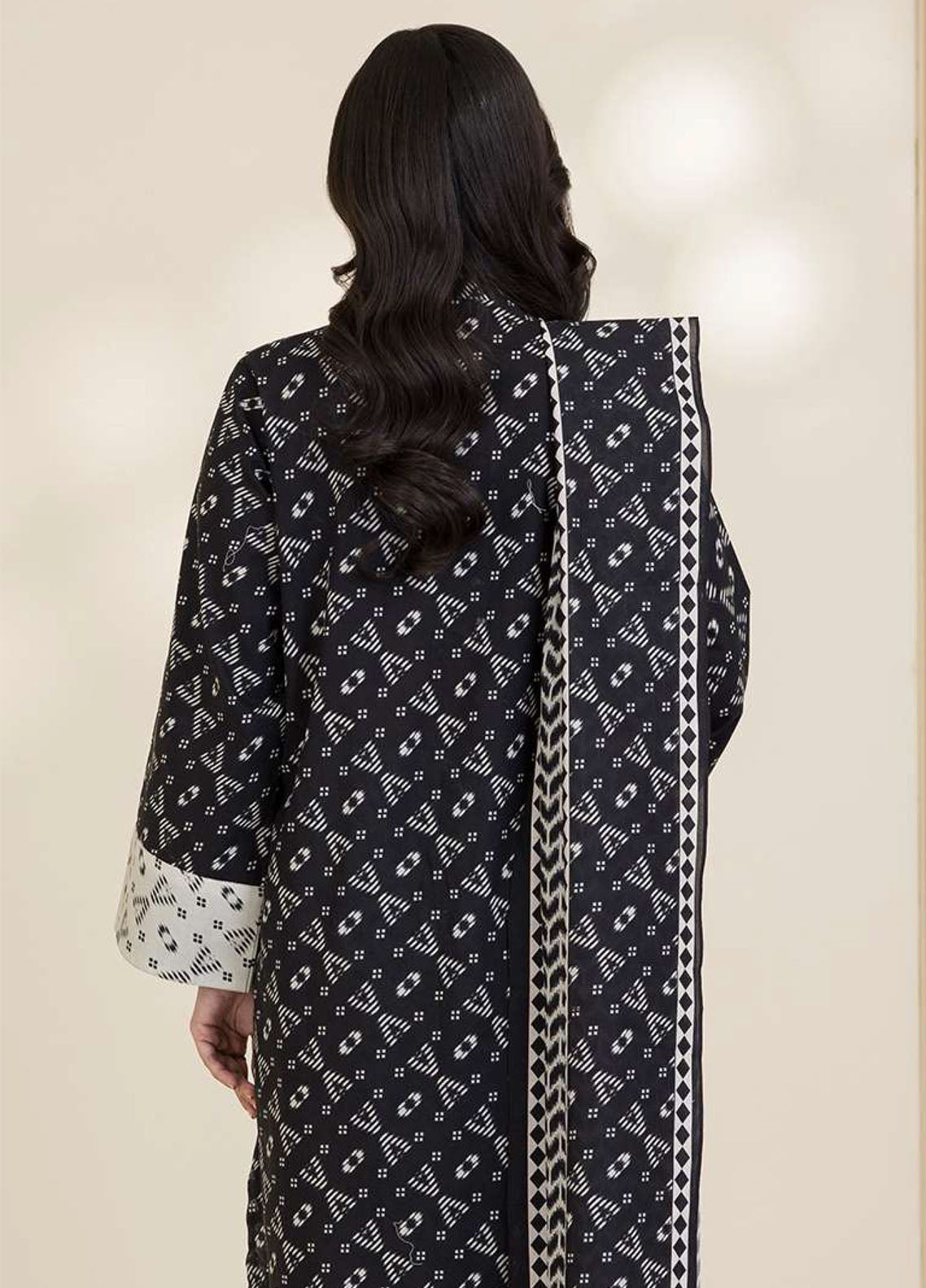 Zellbury Printed Cotton 3 Piece Unstitched Suit WUC25X30040 Zellbury Printed Cotton 3 Piece Unstitched Suit WUC25X30040