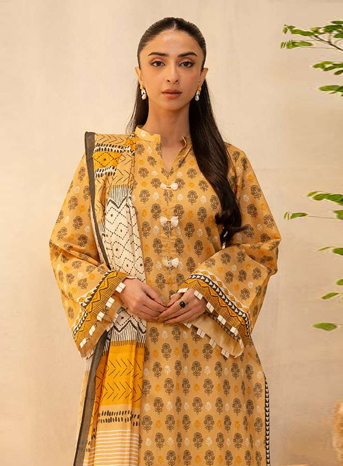 Zellbury Printed Lawn 2 Piece Unstitched Suit WUS25X20010 Zellbury Printed Lawn 2 Piece Unstitched Suit WUS25X20010