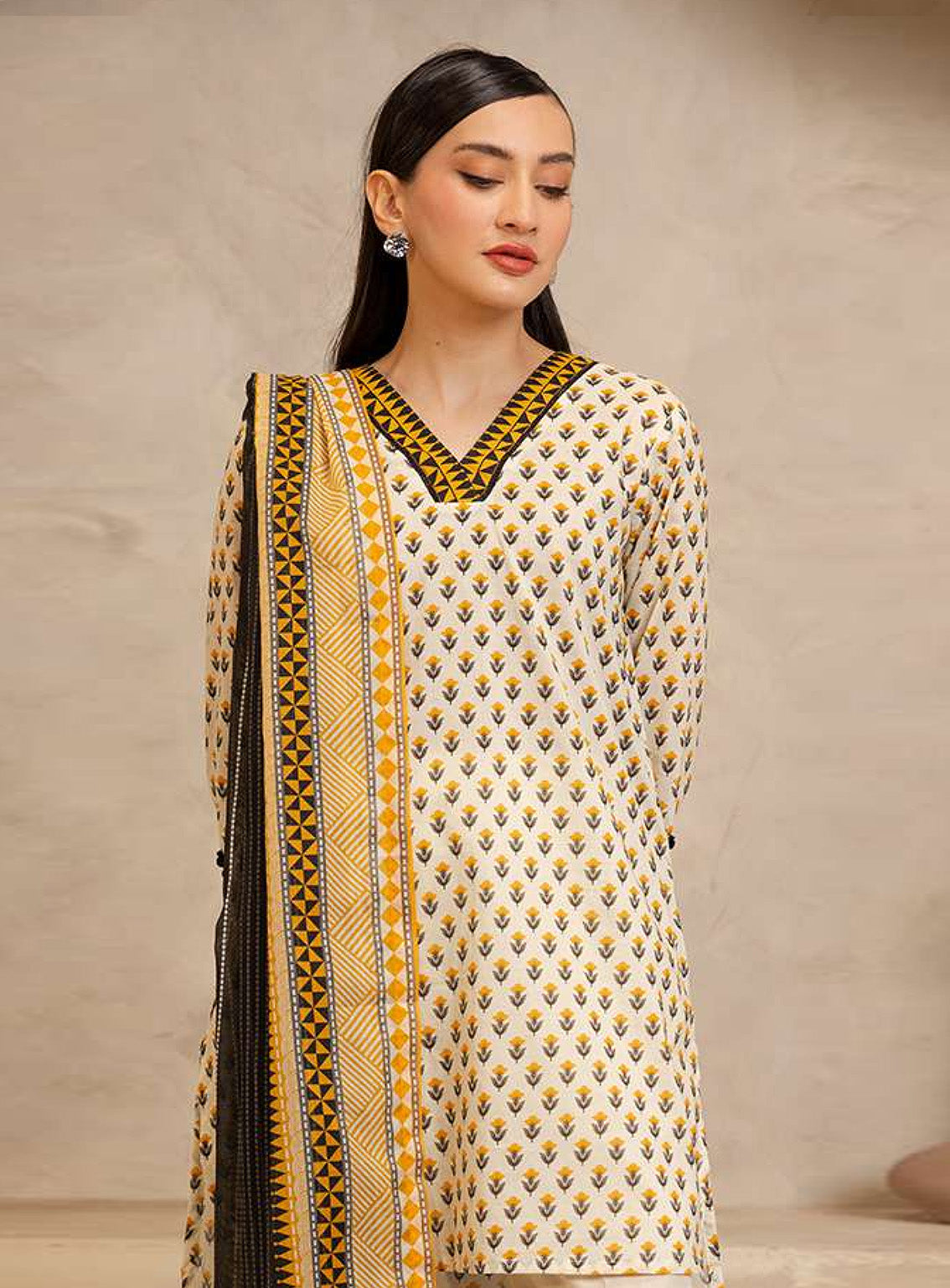 Zellbury Printed Lawn 2 Piece Unstitched Suit WUS25X20082 Zellbury Printed Lawn 2 Piece Unstitched Suit WUS25X20082