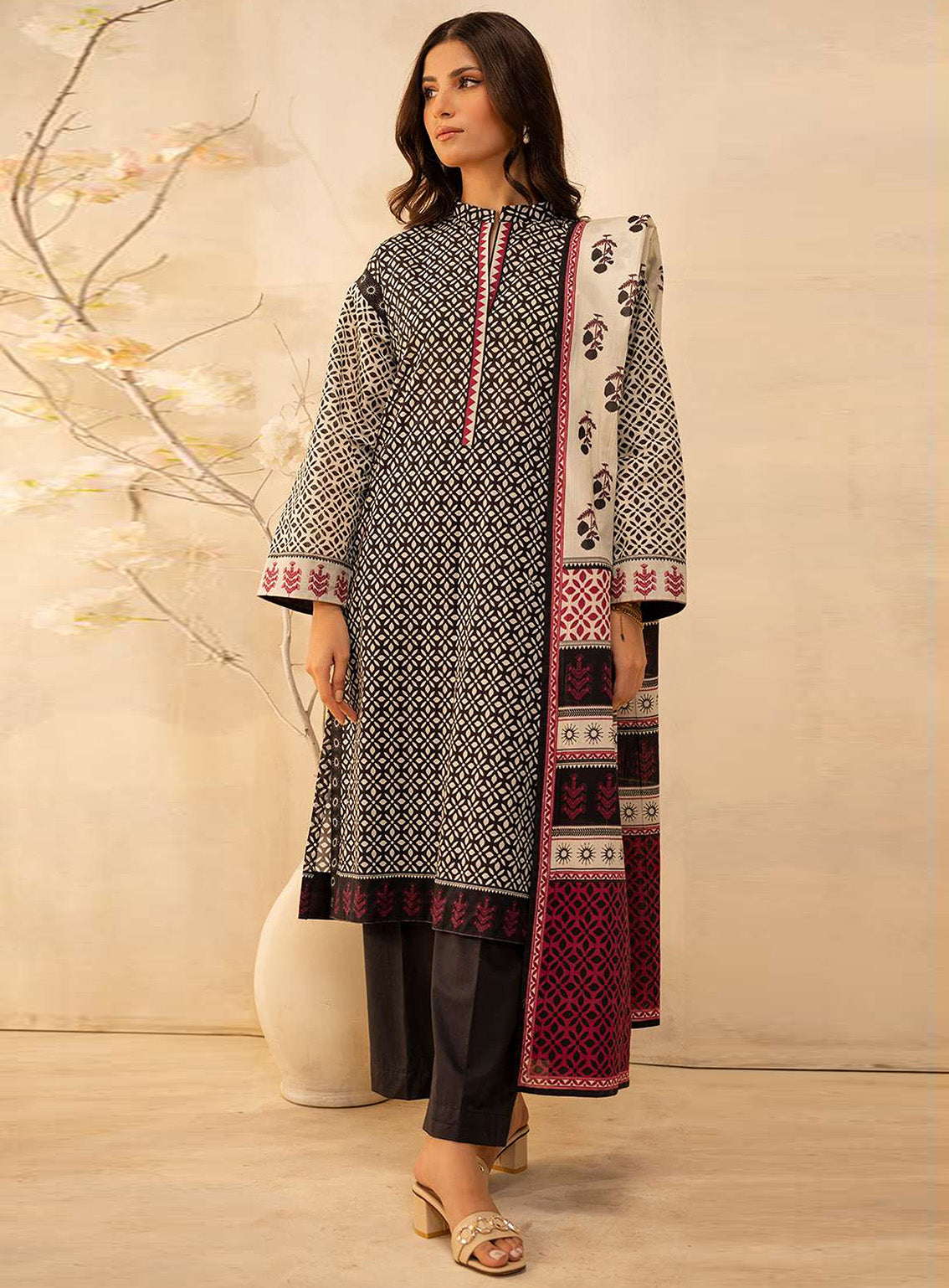Zellbury Printed Lawn 2 Piece Unstitched Suit WUS25X20090 Zellbury Printed Lawn 2 Piece Unstitched Suit WUS25X20090