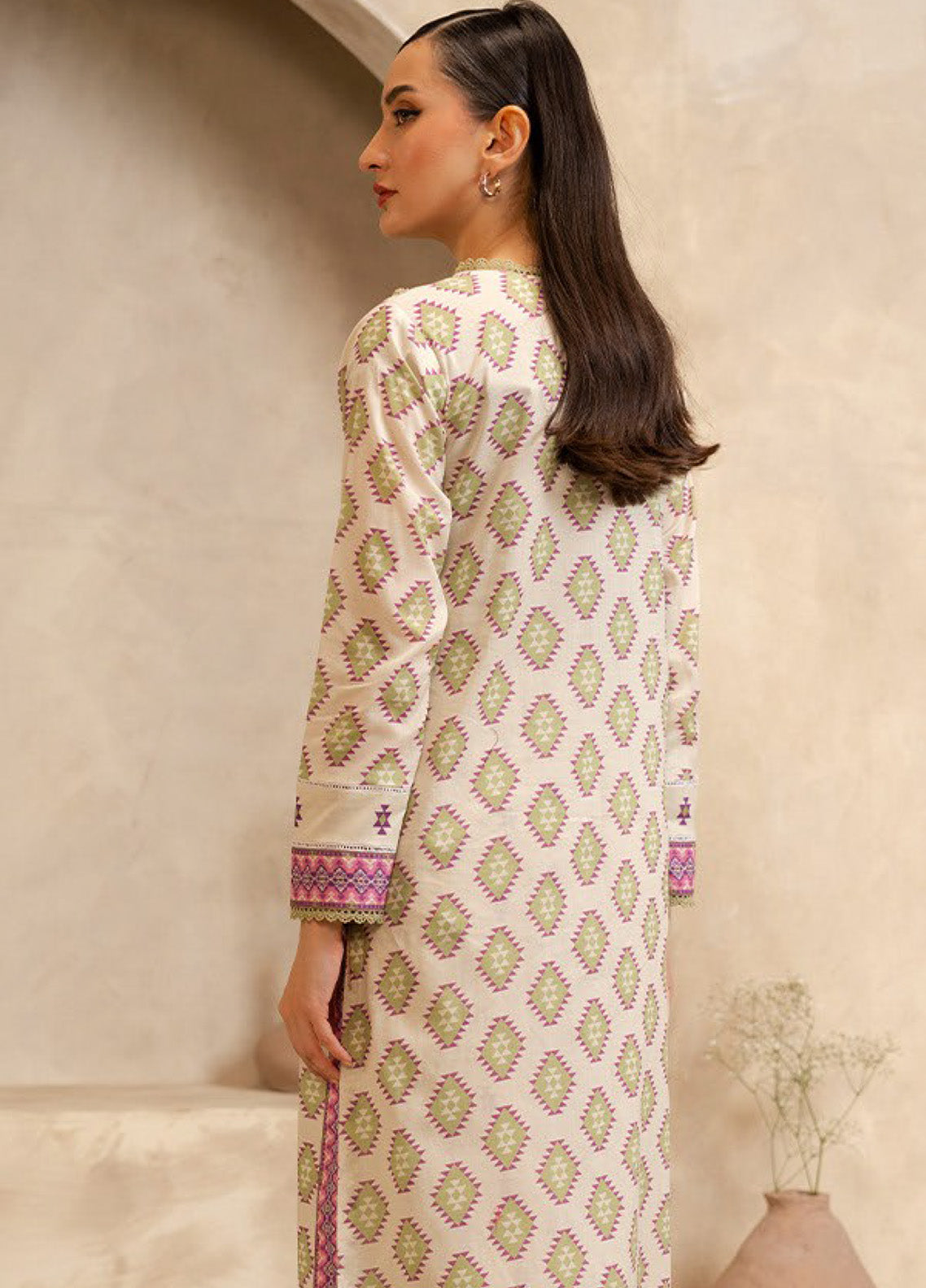 Zellbury Printed Lawn 2 Piece Unstitched Suit WUS25X20172 Zellbury Printed Lawn 2 Piece Unstitched Suit WUS25X20172