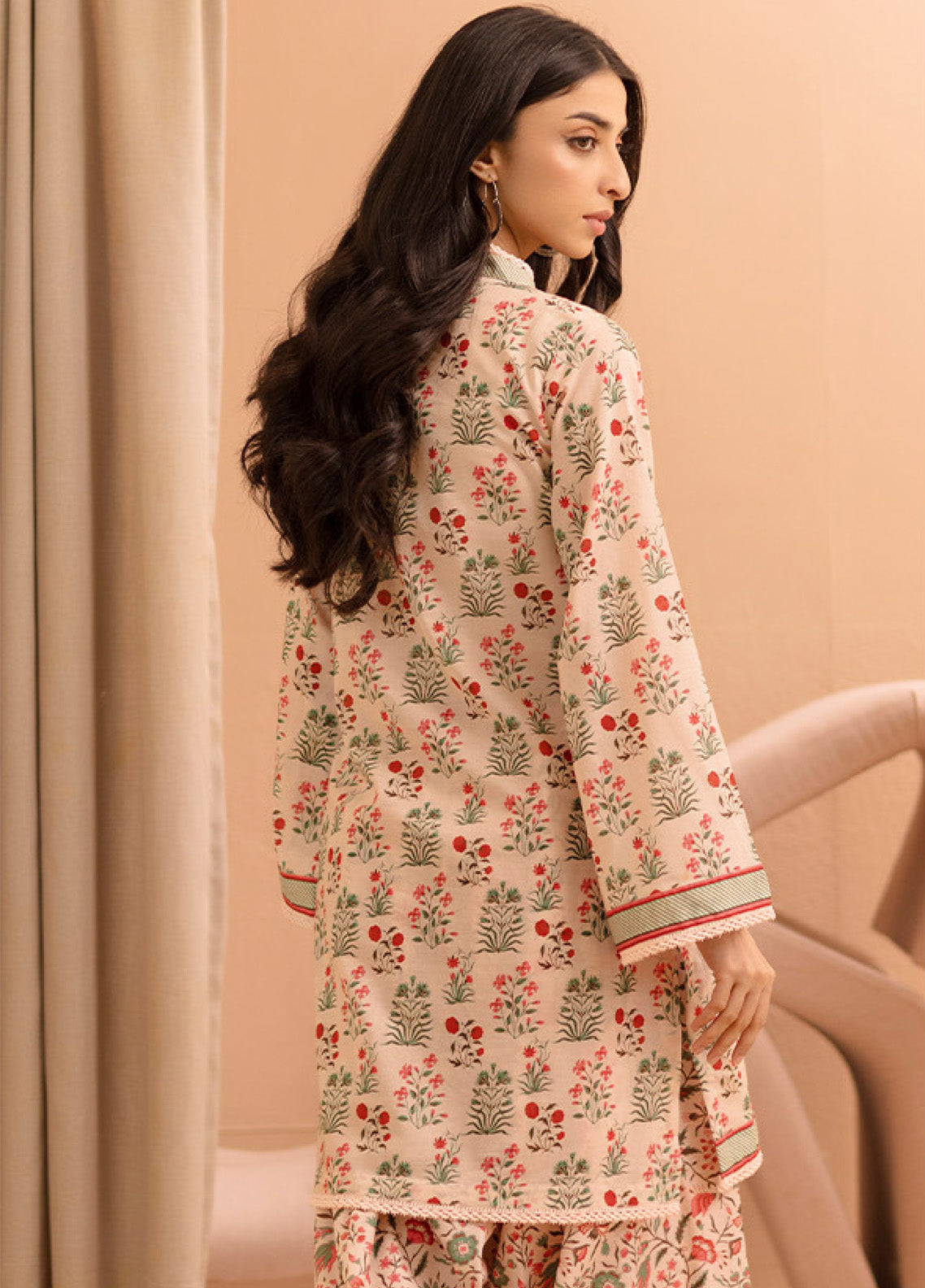 Zellbury Printed Lawn 2 Piece Unstitched Suit WUS25X20235 Zellbury Printed Lawn 2 Piece Unstitched Suit WUS25X20235