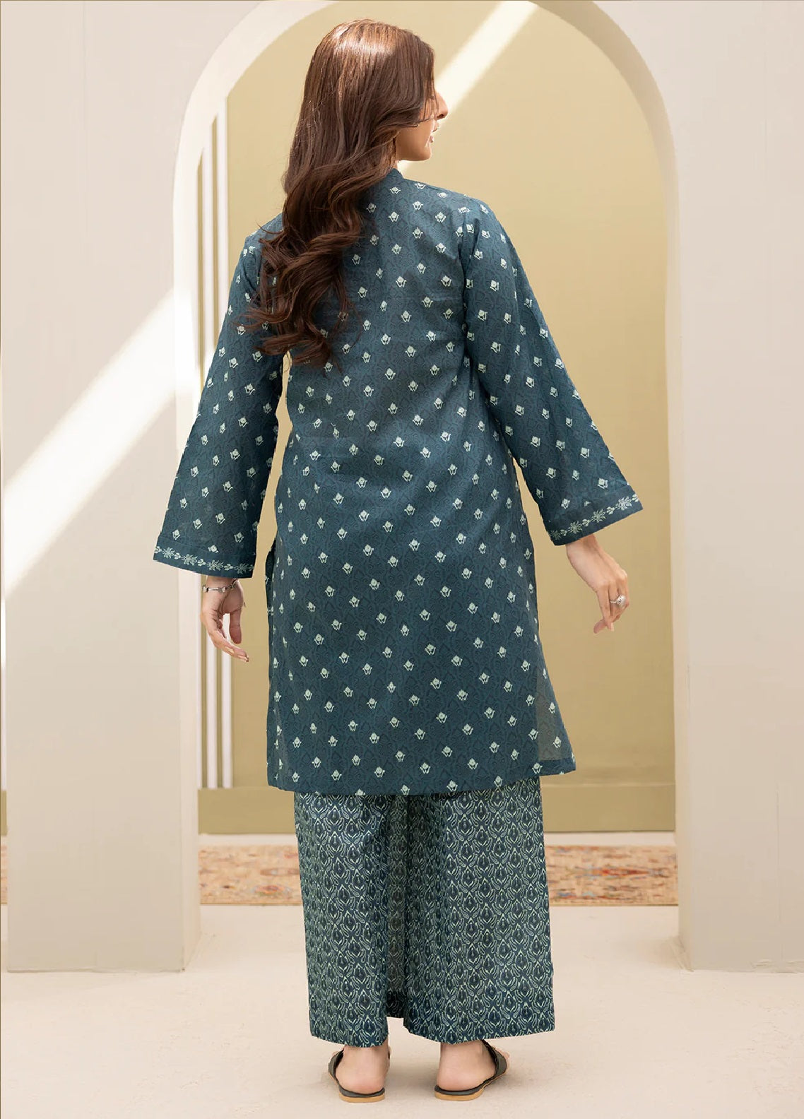 Zellbury Printed Lawn 2 Piece Unstitched Suit WUS25X20368 Zellbury Printed Lawn 2 Piece Unstitched Suit WUS25X20368