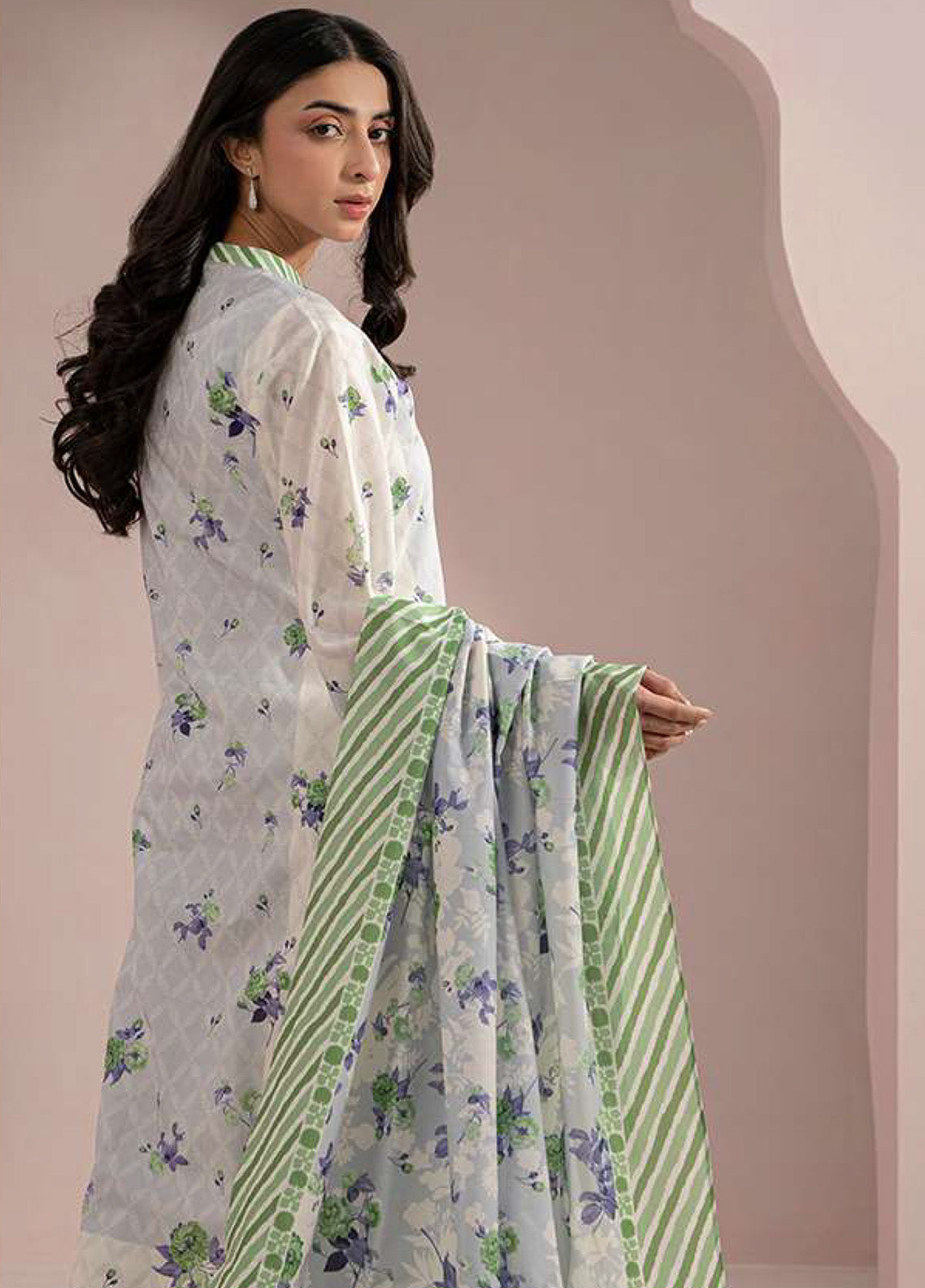 Zellbury Printed Lawn 2 Piece Unstitched Suit WUS25X20543 Zellbury Printed Lawn 2 Piece Unstitched Suit WUS25X20543
