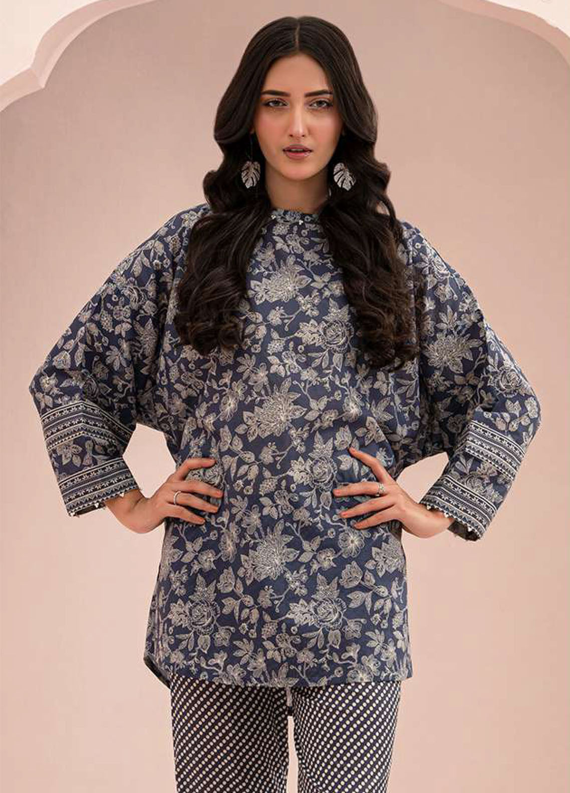 Zellbury Printed Lawn 2 Piece Unstitched Suit WUS25X20556 Zellbury Printed Lawn 2 Piece Unstitched Suit WUS25X20556