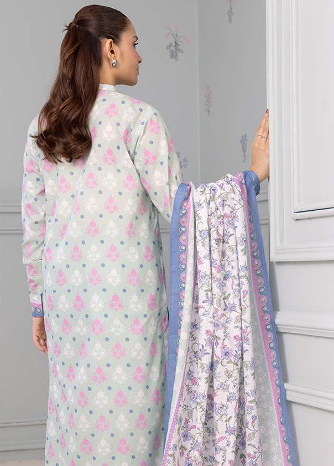 Zellbury Printed Lawn 2 Piece Unstitched Suit WUS25X20621 Zellbury Printed Lawn 2 Piece Unstitched Suit WUS25X20621