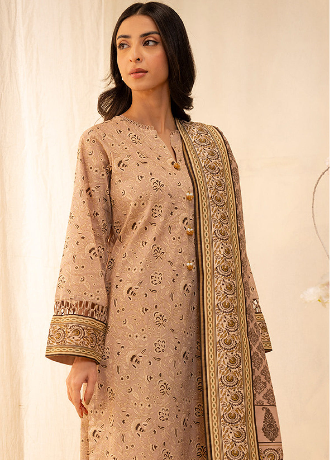 Zellbury Printed Lawn 3 Piece Unstitched Suit WUS25X30049 Zellbury Printed Lawn 3 Piece Unstitched Suit WUS25X30049