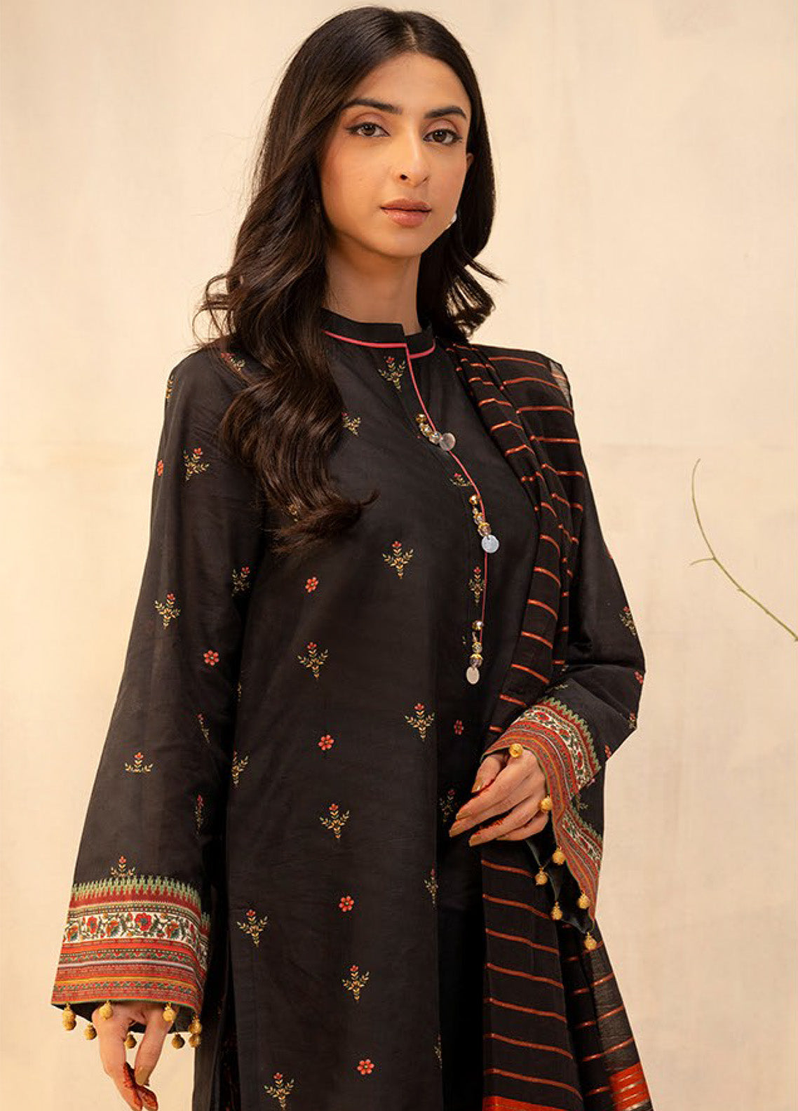 Zellbury Printed Lawn 3 Piece Unstitched Suit WUS25X30055 Zellbury Printed Lawn 3 Piece Unstitched Suit WUS25X30055