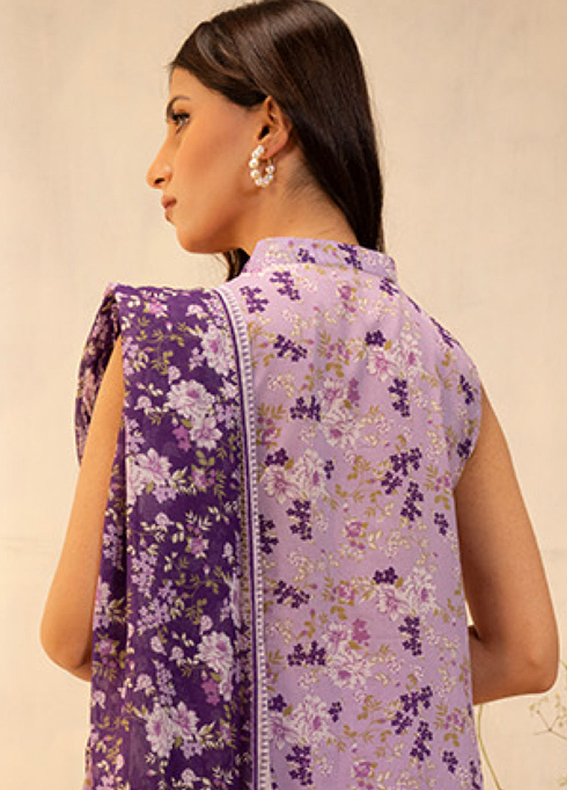 Zellbury Printed Lawn 3 Piece Unstitched Suit WUS25X30109 Zellbury Printed Lawn 3 Piece Unstitched Suit WUS25X30109