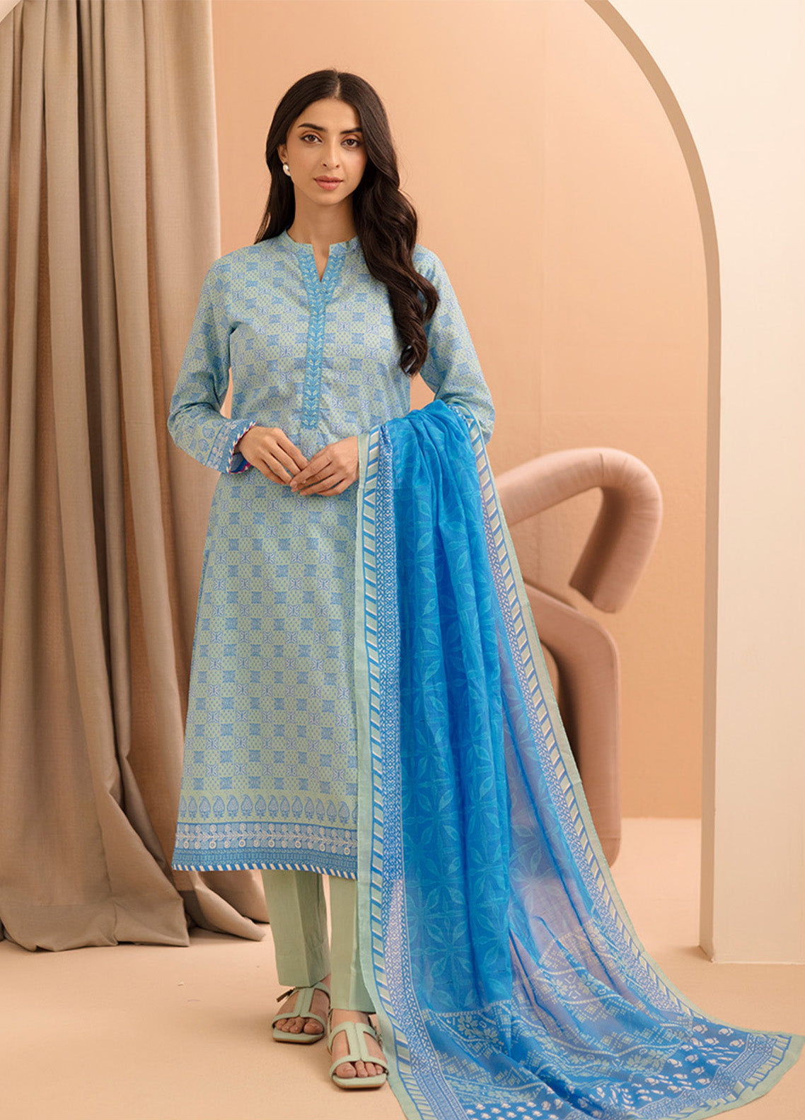 Zellbury Printed Lawn 3 Piece Unstitched Suit WUS25X30176 Zellbury Printed Lawn 3 Piece Unstitched Suit WUS25X30176