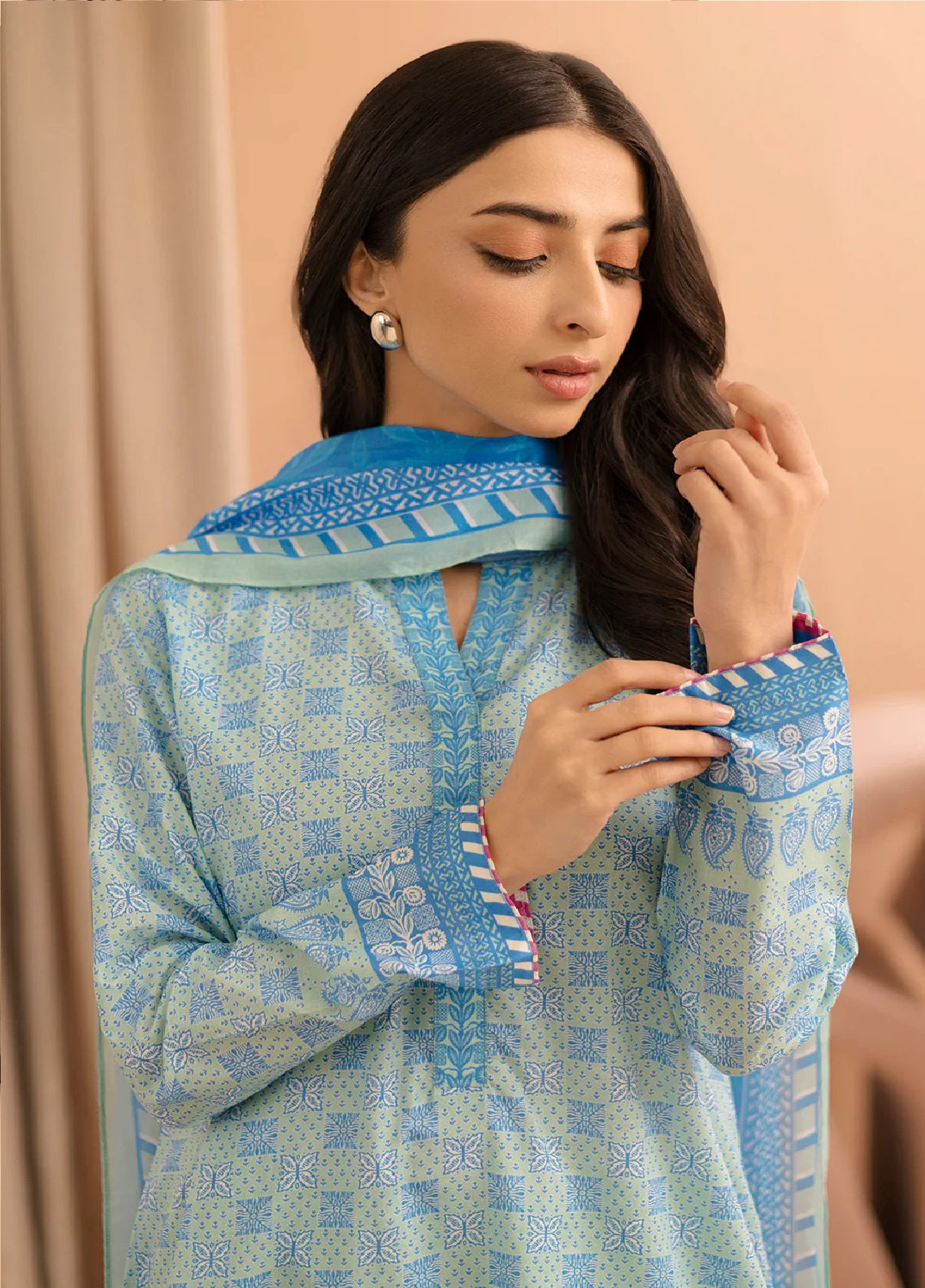 Zellbury Printed Lawn 3 Piece Unstitched Suit WUS25X30176 Zellbury Printed Lawn 3 Piece Unstitched Suit WUS25X30176