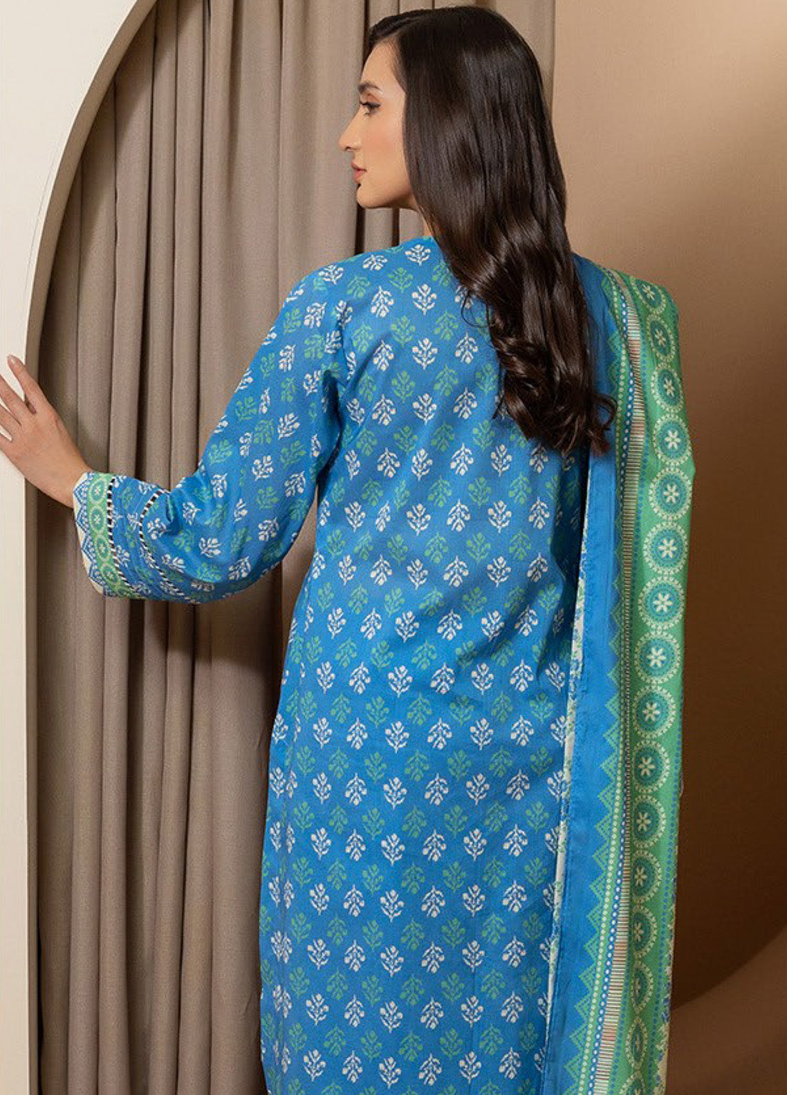 Zellbury Printed Lawn 3 Piece Unstitched Suit WUS25X30184 Zellbury Printed Lawn 3 Piece Unstitched Suit WUS25X30184
