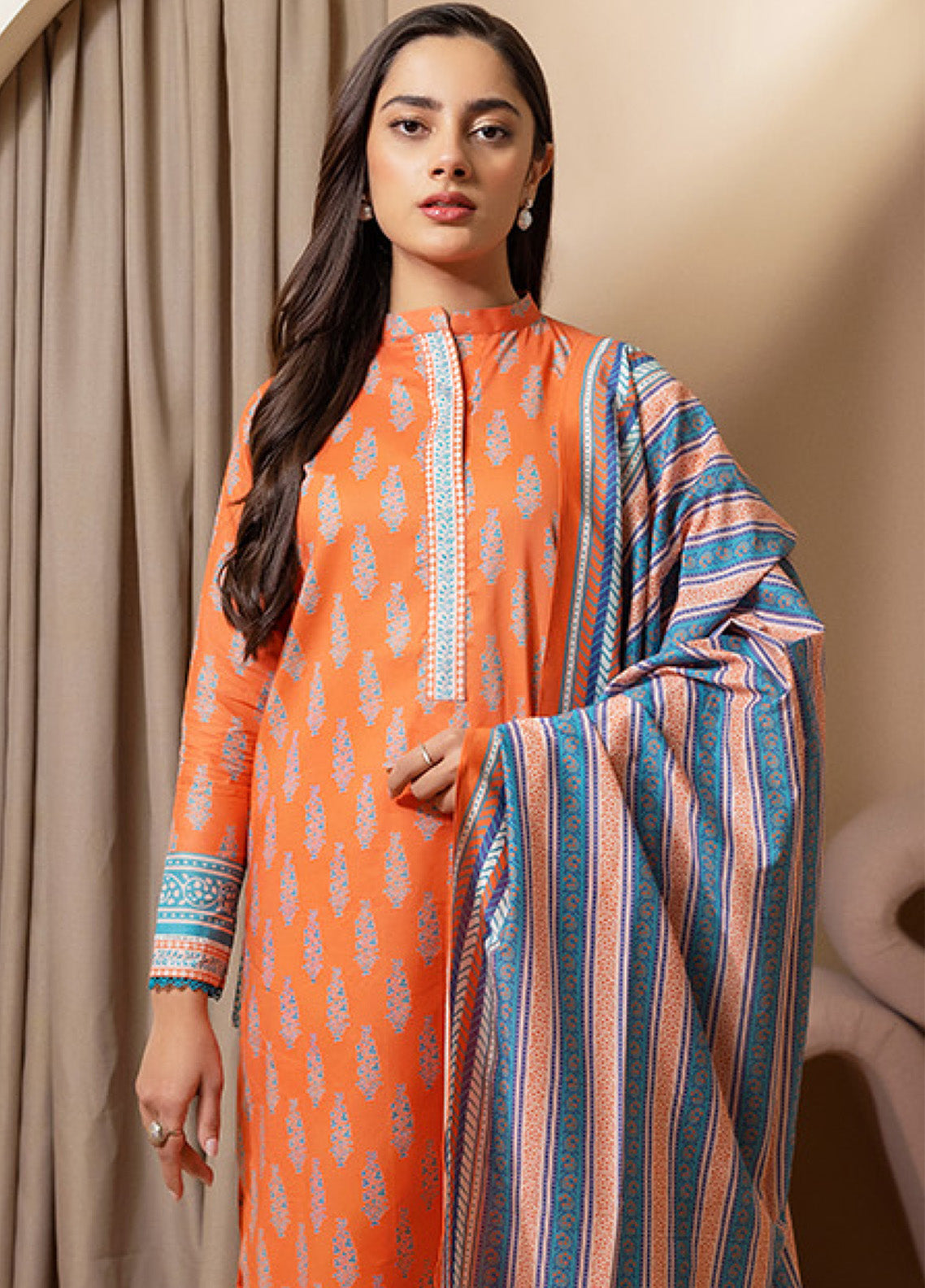 Zellbury Printed Lawn 3 Piece Unstitched Suit WUS25X30186 Zellbury Printed Lawn 3 Piece Unstitched Suit WUS25X30186